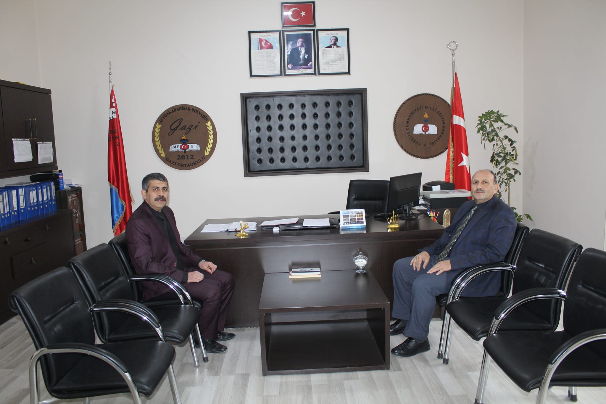 Bolvadin İlçe Milli Eğitim Müdürü Özçal, Edebiyat Sokağı Açılışına Katıldı