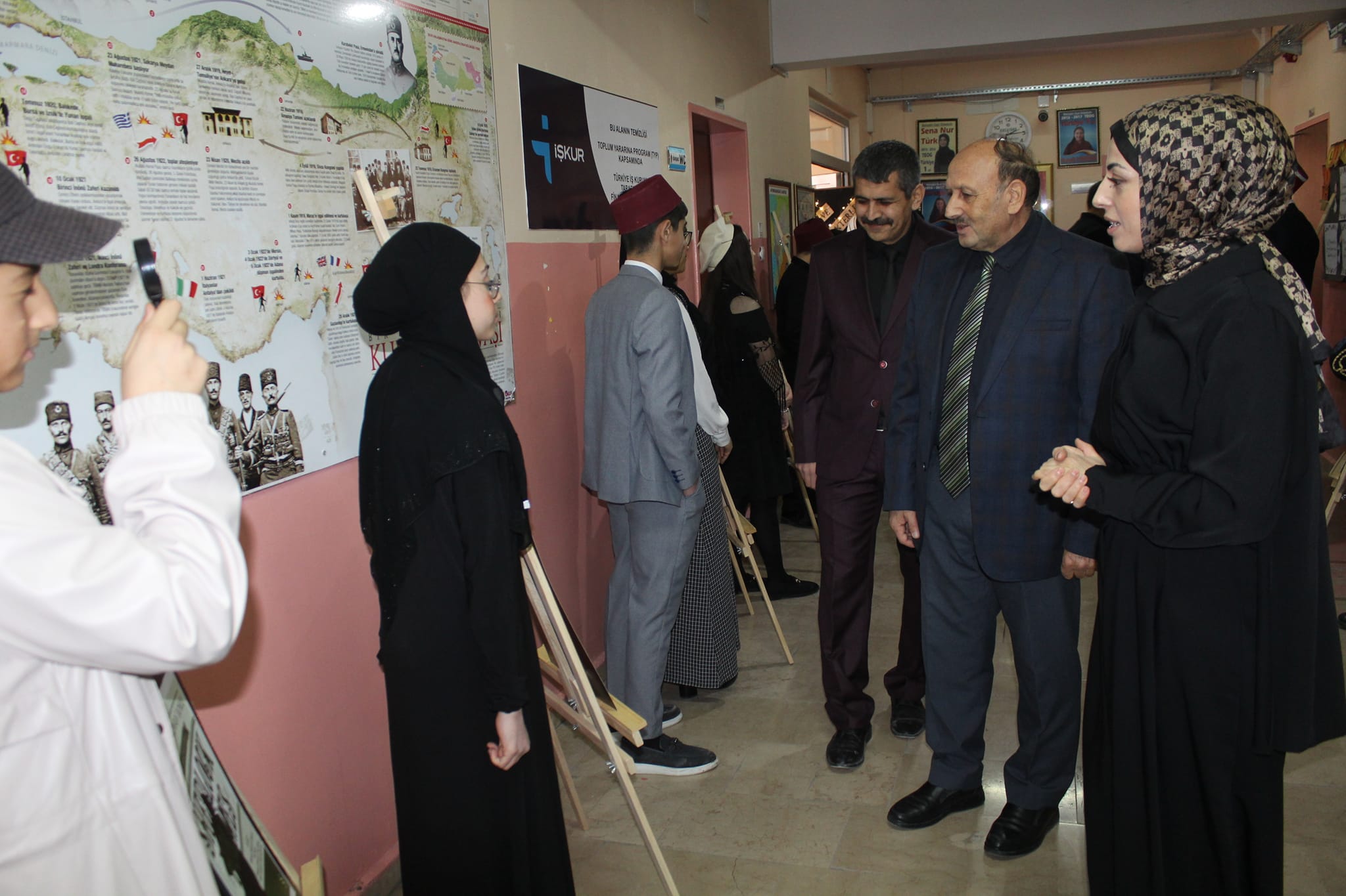 Bolvadin İlçe Milli Eğitim Müdürü Özçal, Edebiyat Sokağı Açılışına Katıldı