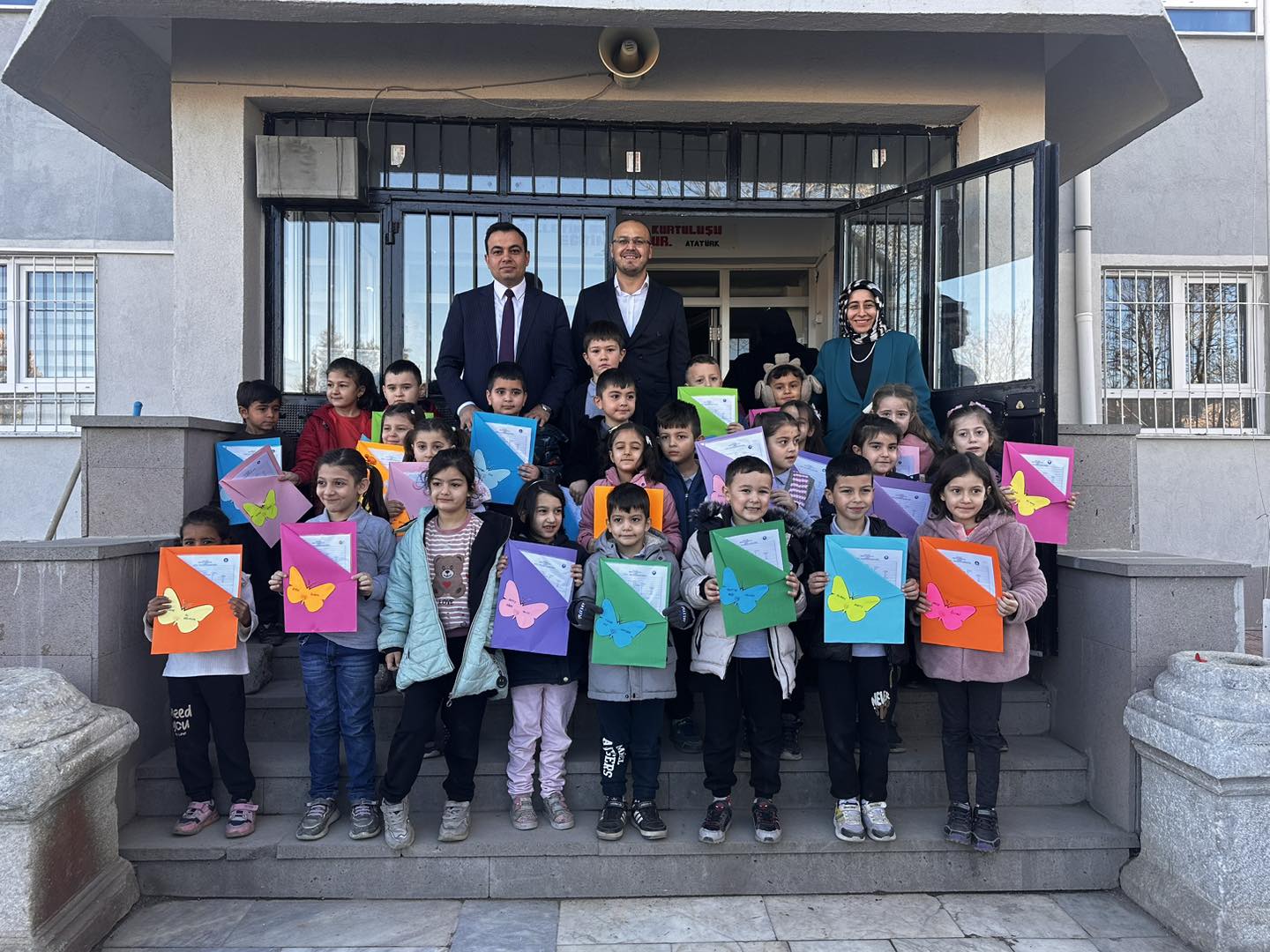 Kaymakam Halis, Öğrencilerle Karne Dağıtımında Bir Araya Geldi