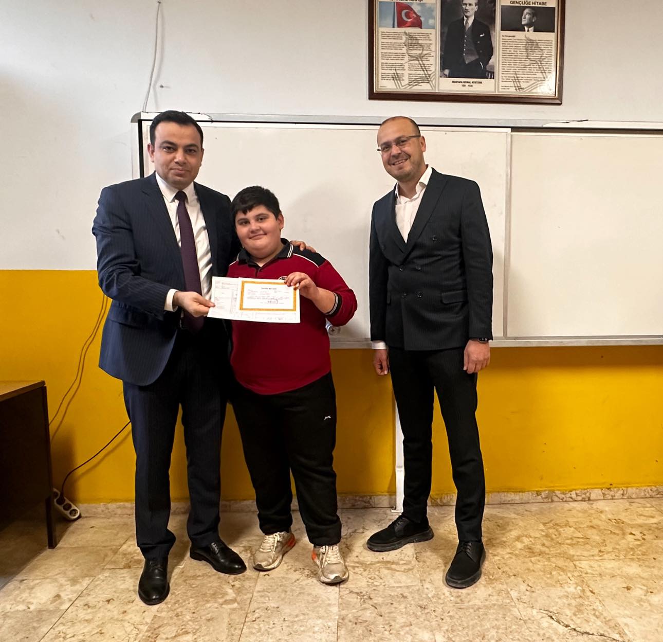 Kaymakam Halis, Öğrencilerle Karne Dağıtımında Bir Araya Geldi