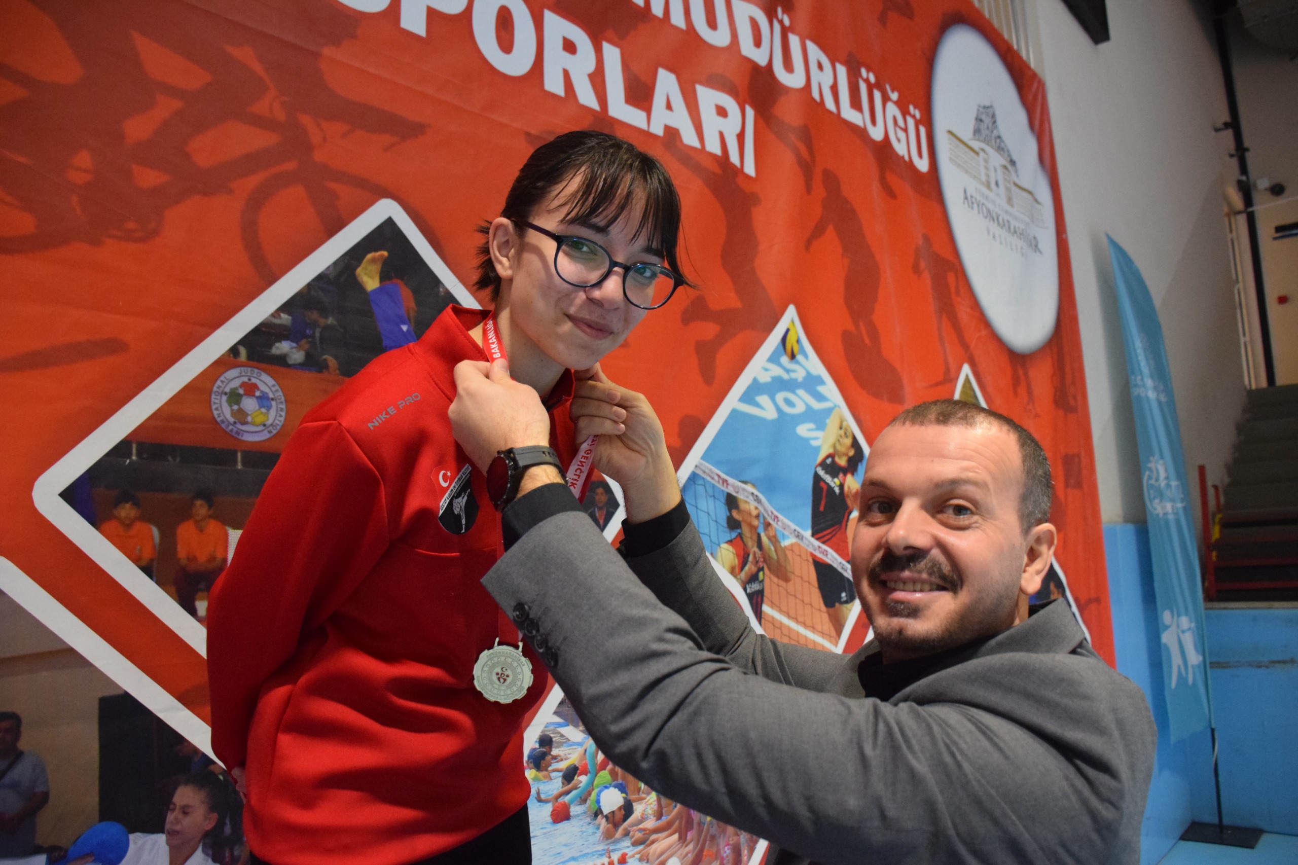OKUL SPORLARINDA GENÇLER KARATE MÜSABAKALARI TAMAMLANDI