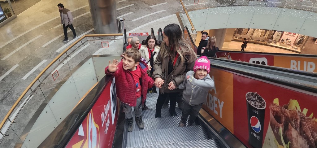 BİR HAYALİM VAR PROJESİ İLE MİNİK YÜREKLER GENÇLİK MERKEZİ'NDE BULUŞTU