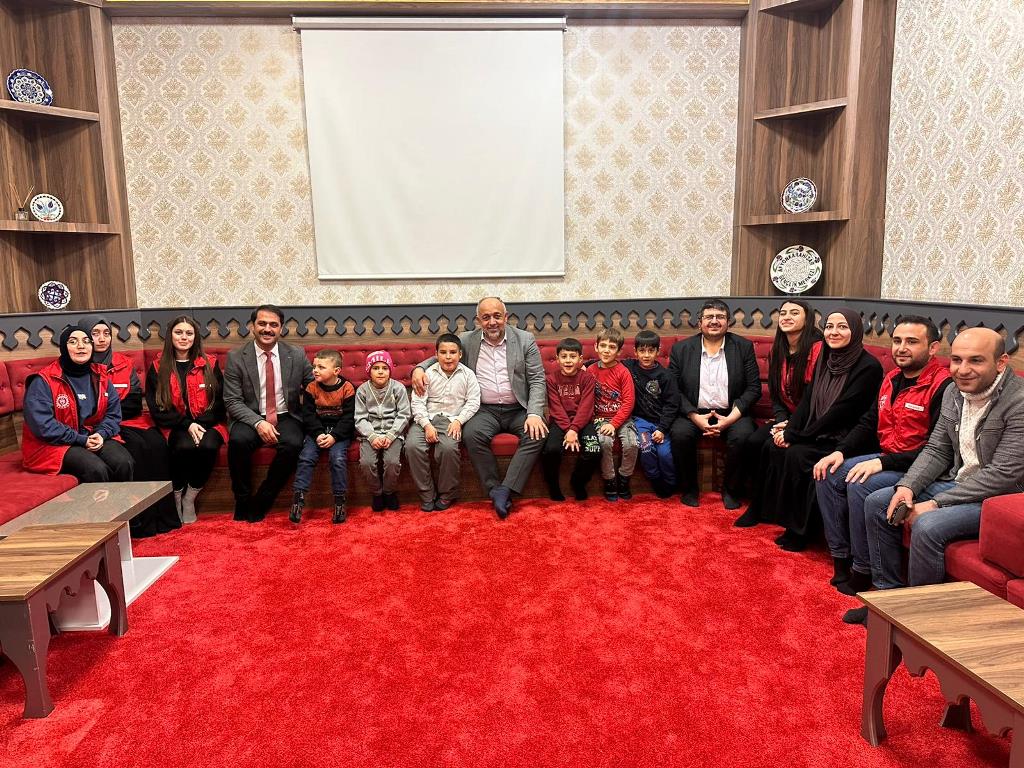 BİR HAYALİM VAR PROJESİ İLE MİNİK YÜREKLER GENÇLİK MERKEZİ'NDE BULUŞTU