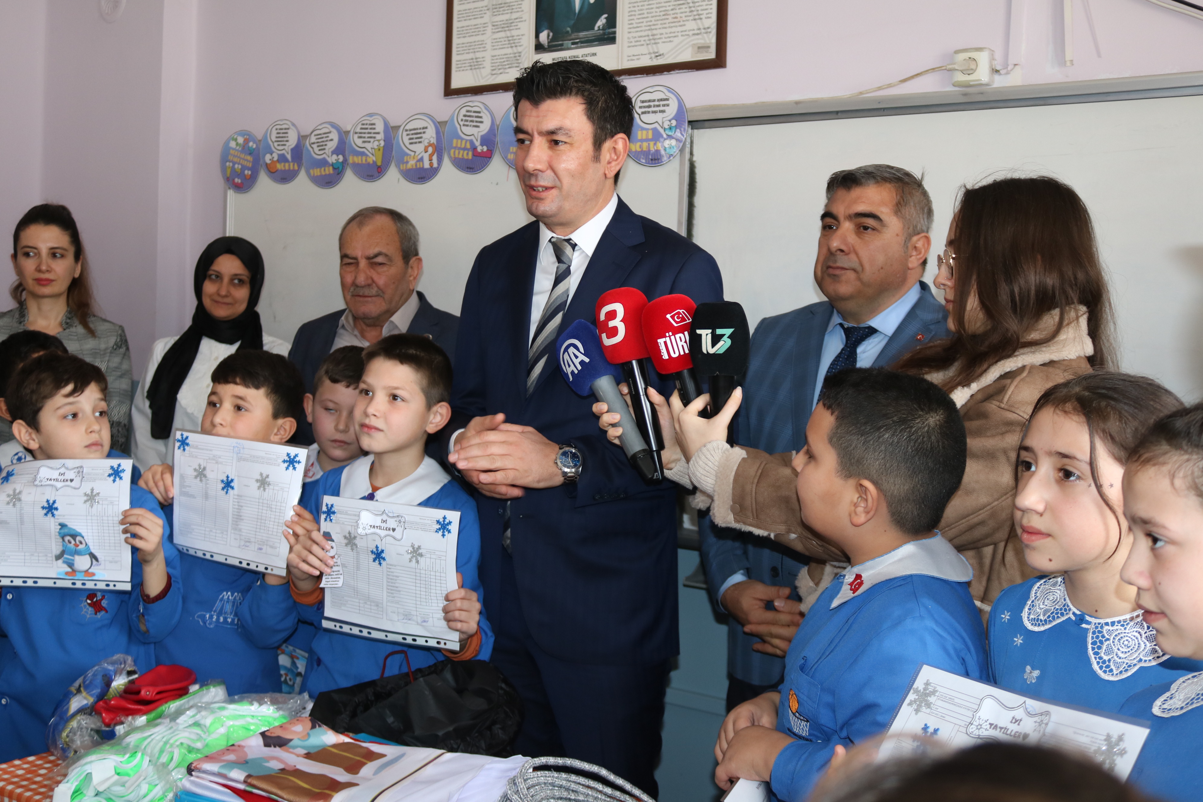 Afyonkarahisar'da 149 Bin Öğrenci Karne Heyecanı Yaşadı