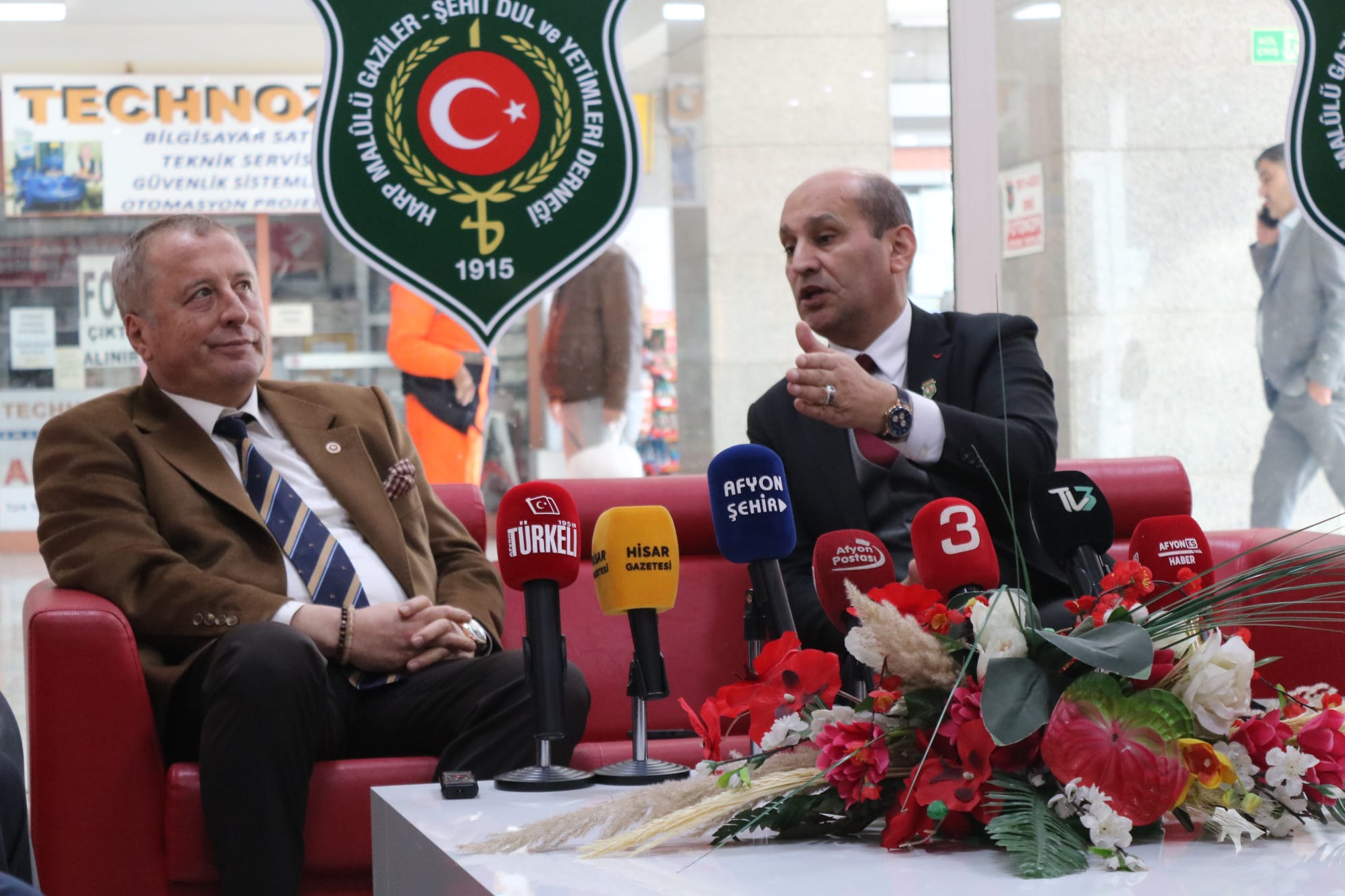 Milletvekili Olgun, Şehitler ve Gaziler Derneği'ni Ziyaret Etti