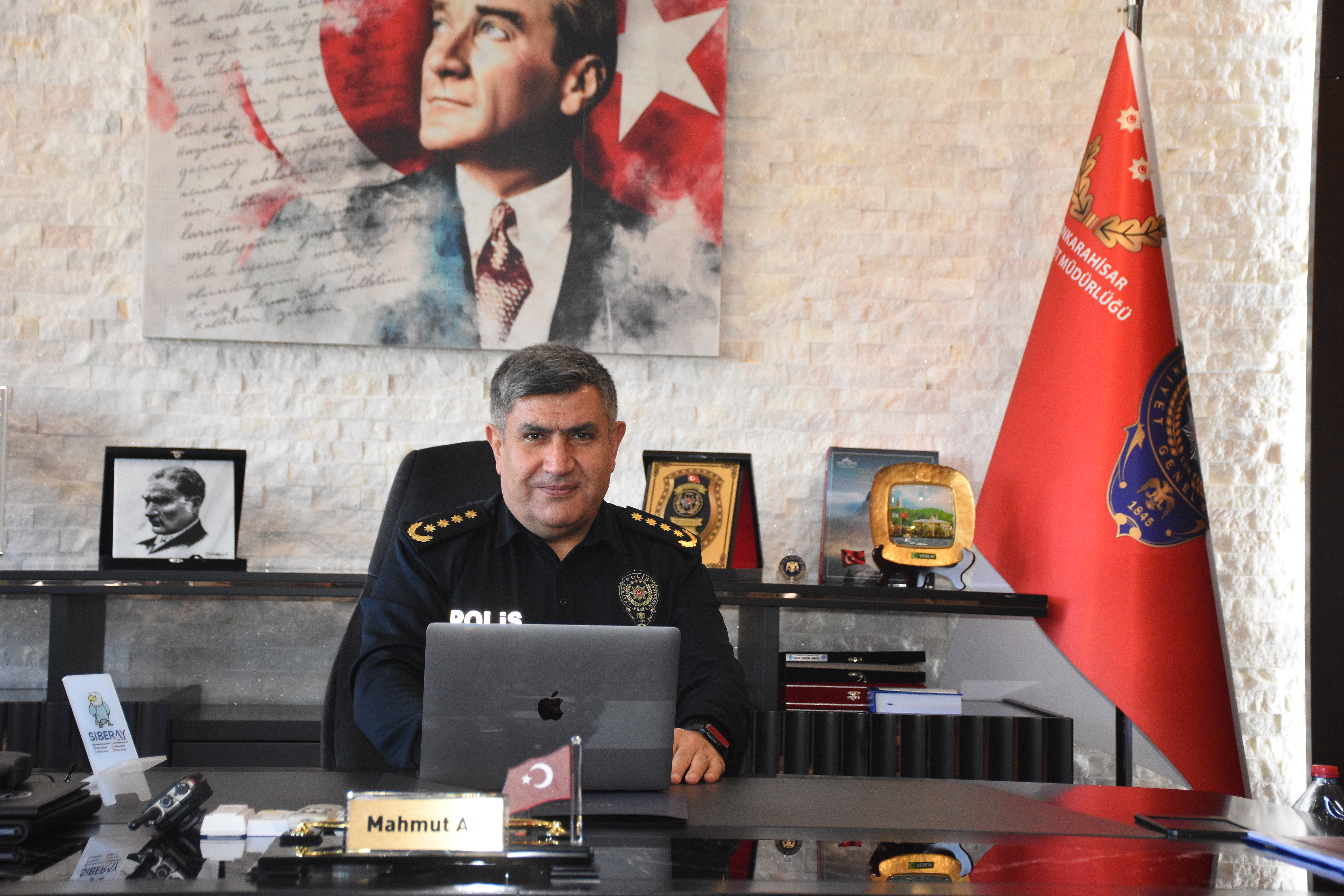 Emniyet Müdürü Ay, "Yılın Kareleri" Oylamasına Katıldı