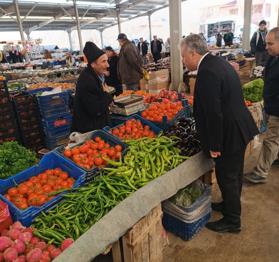 Başkan Kayer, Pazarcı Esnafıyla Buluştu: Sorunlara Çözüm Sözü Verdi