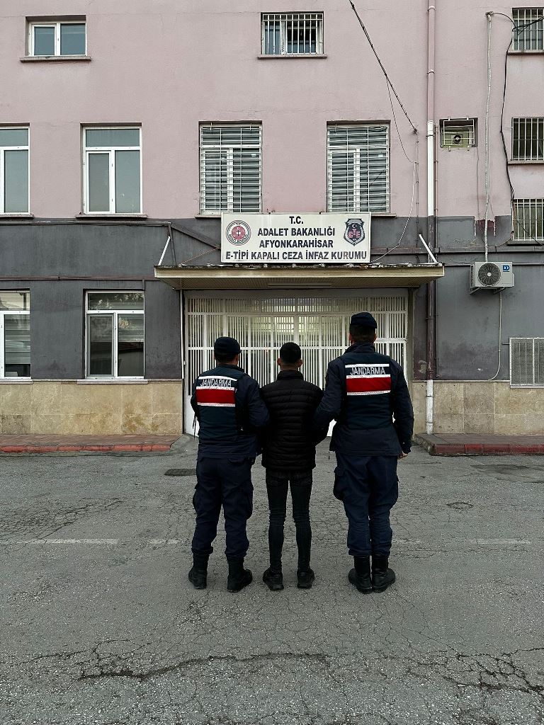 KASTEN YARALAMA SUÇUNDAN ARANIYORDU