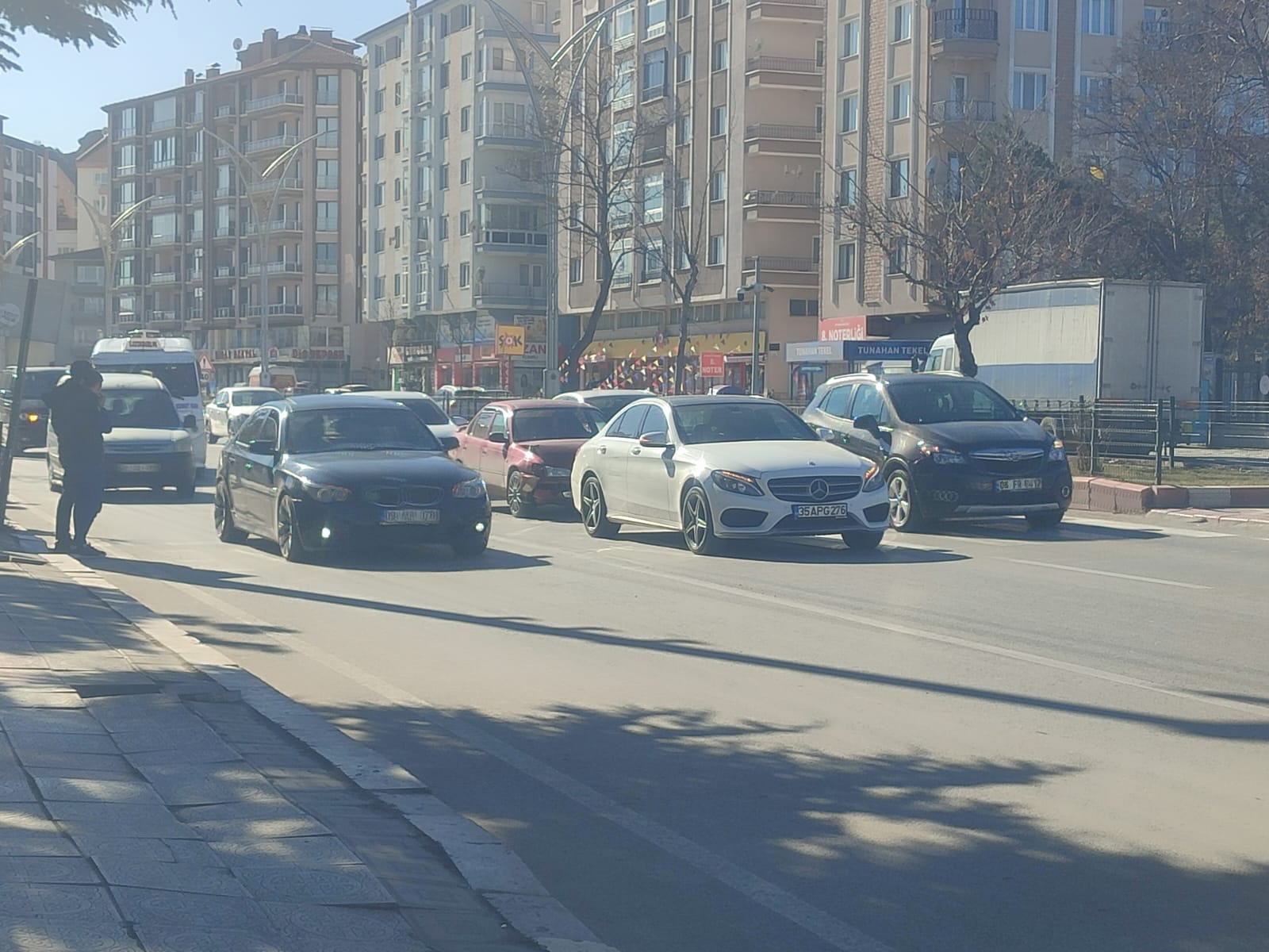 3 ARAÇ ZİNCİRLEME KAZAYA KARIŞTI