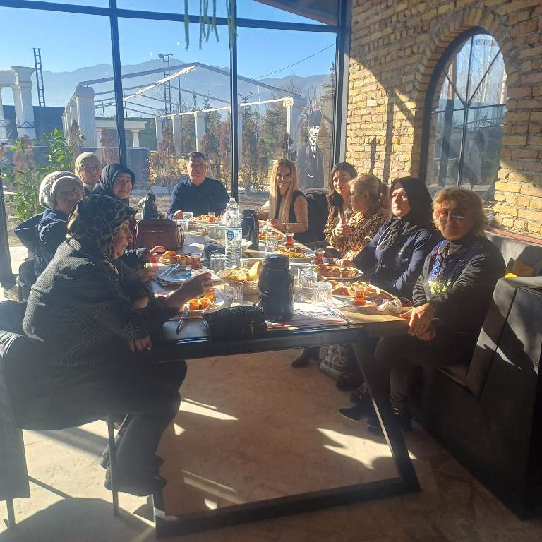 GÖNÜL DOSTLARI KAHVALTIDA BİR ARAYA GELDİ