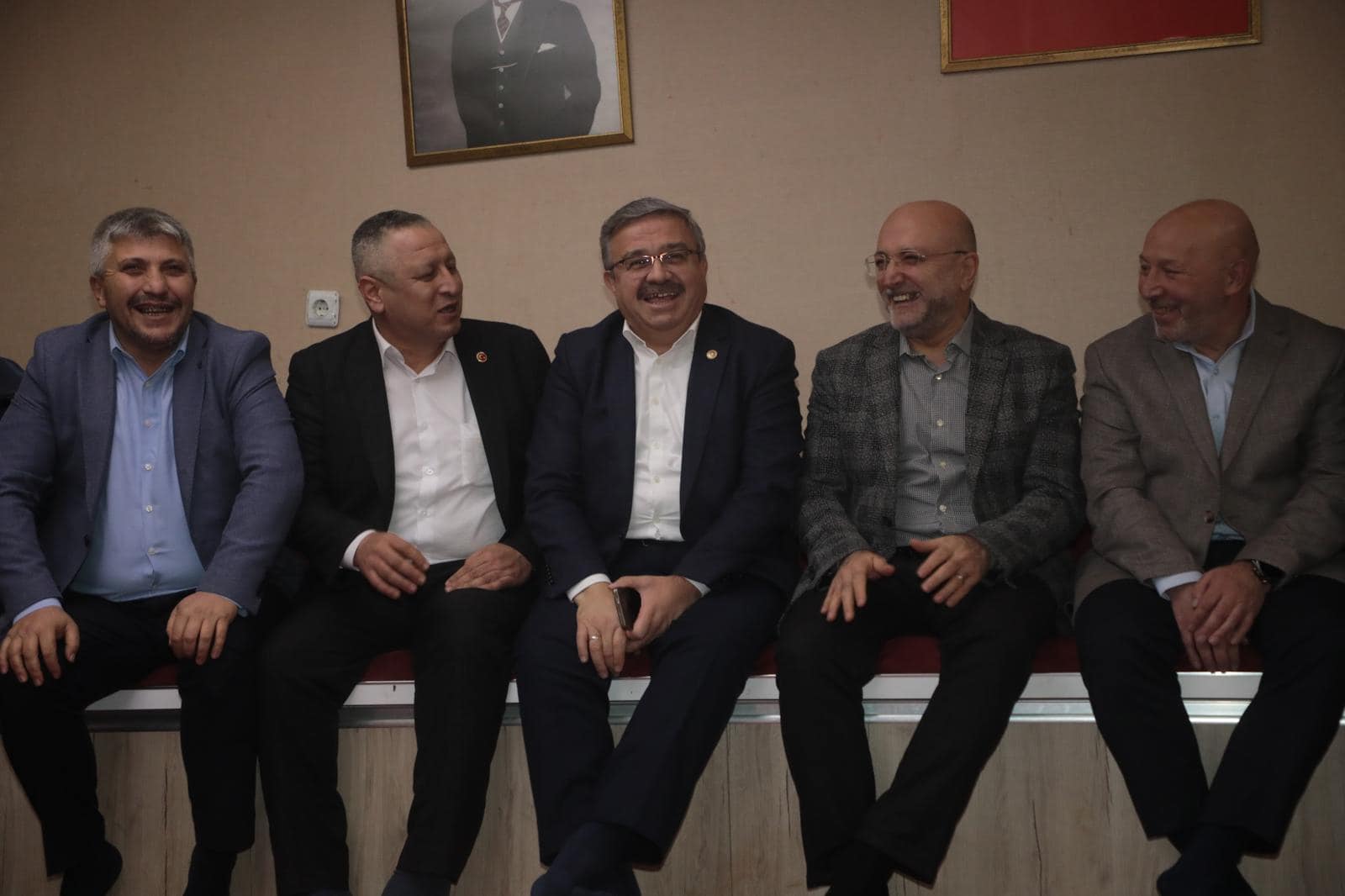 Ak Parti Heyeti, Kocaöz Beldesinde Vatandaşlarla Buluştu