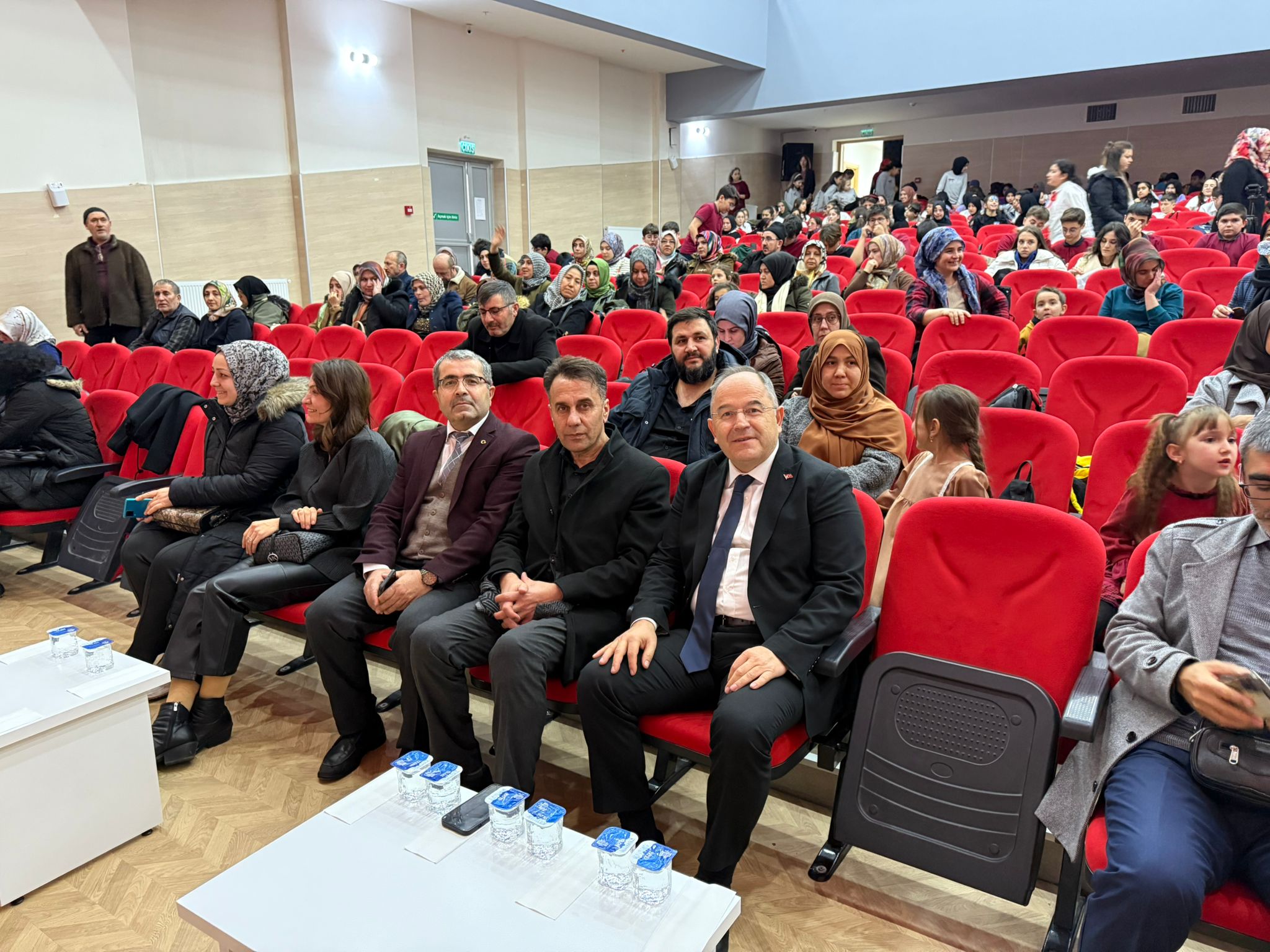 Afyonkarahisar'da İmam Hatip Ortaokullarında "English Day" Etkinliği Gerçekleştirildi