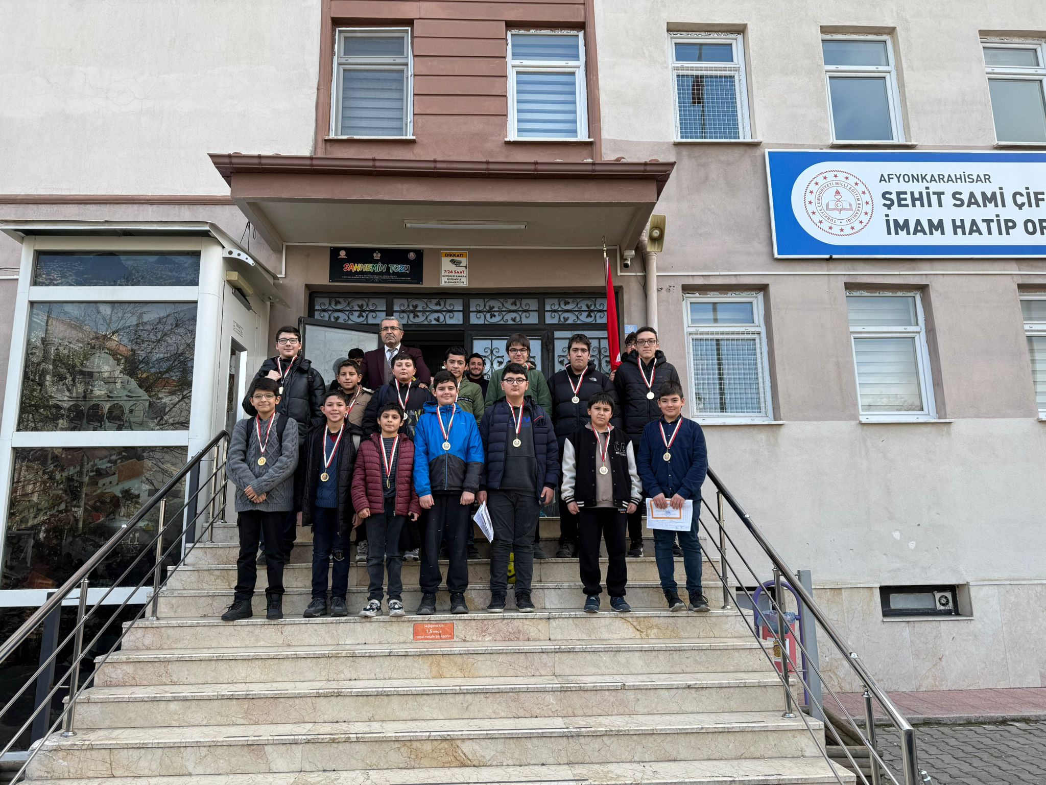 Afyonkarahisar'da İmam Hatip Ortaokullarında "English Day" Etkinliği Gerçekleştirildi