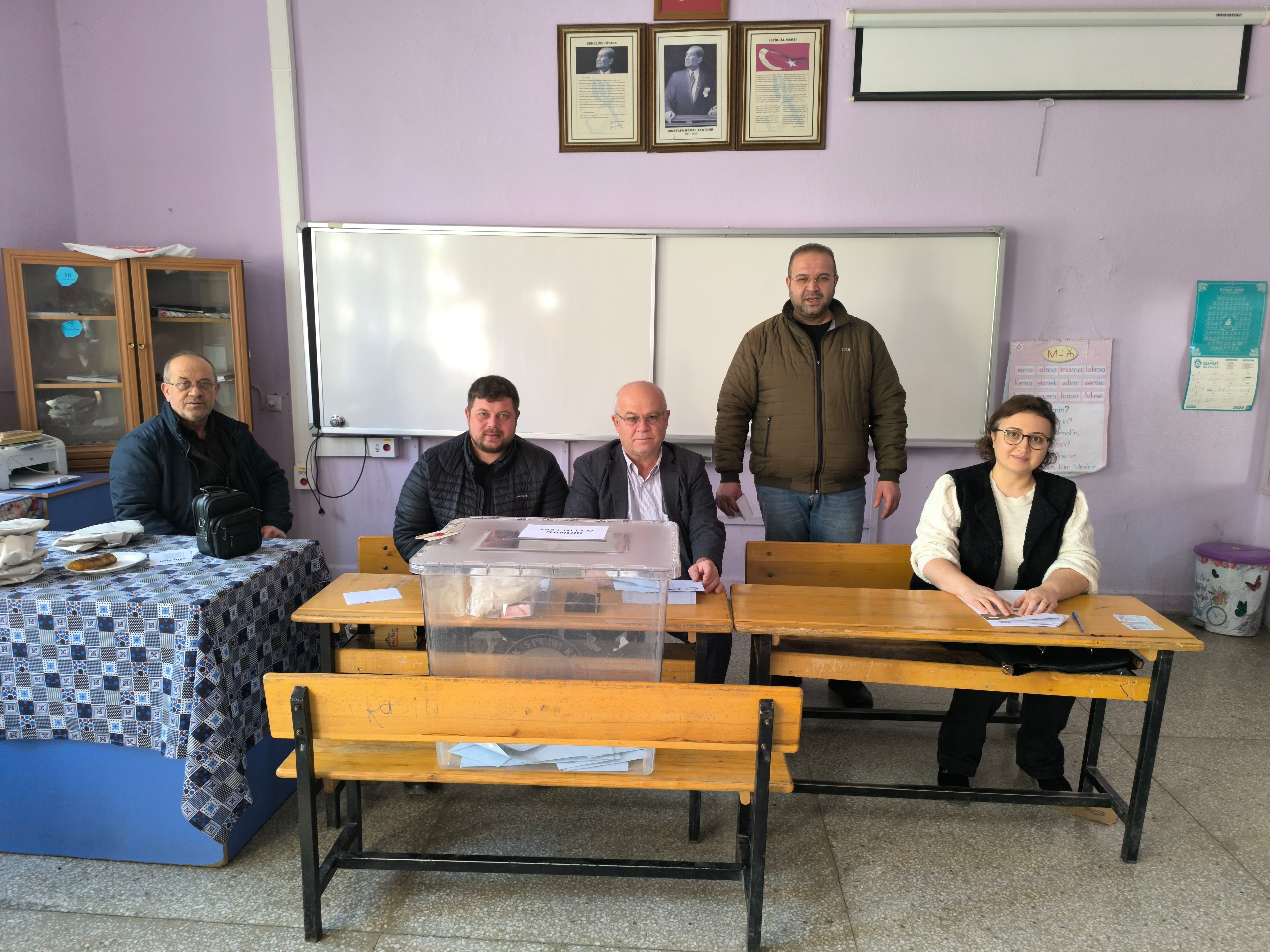 Afyonkarahisar’da 224 Seçmenli Mahalle, Muhtarlık Seçimi İçin Sandık Başına Gitti
