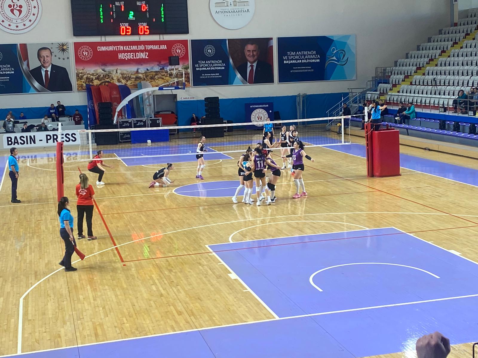 Afyon Belediye Yüntaş, Play Off Öncesi  Eskişehir Şehir Koleji'ni 3-0'la Geçti