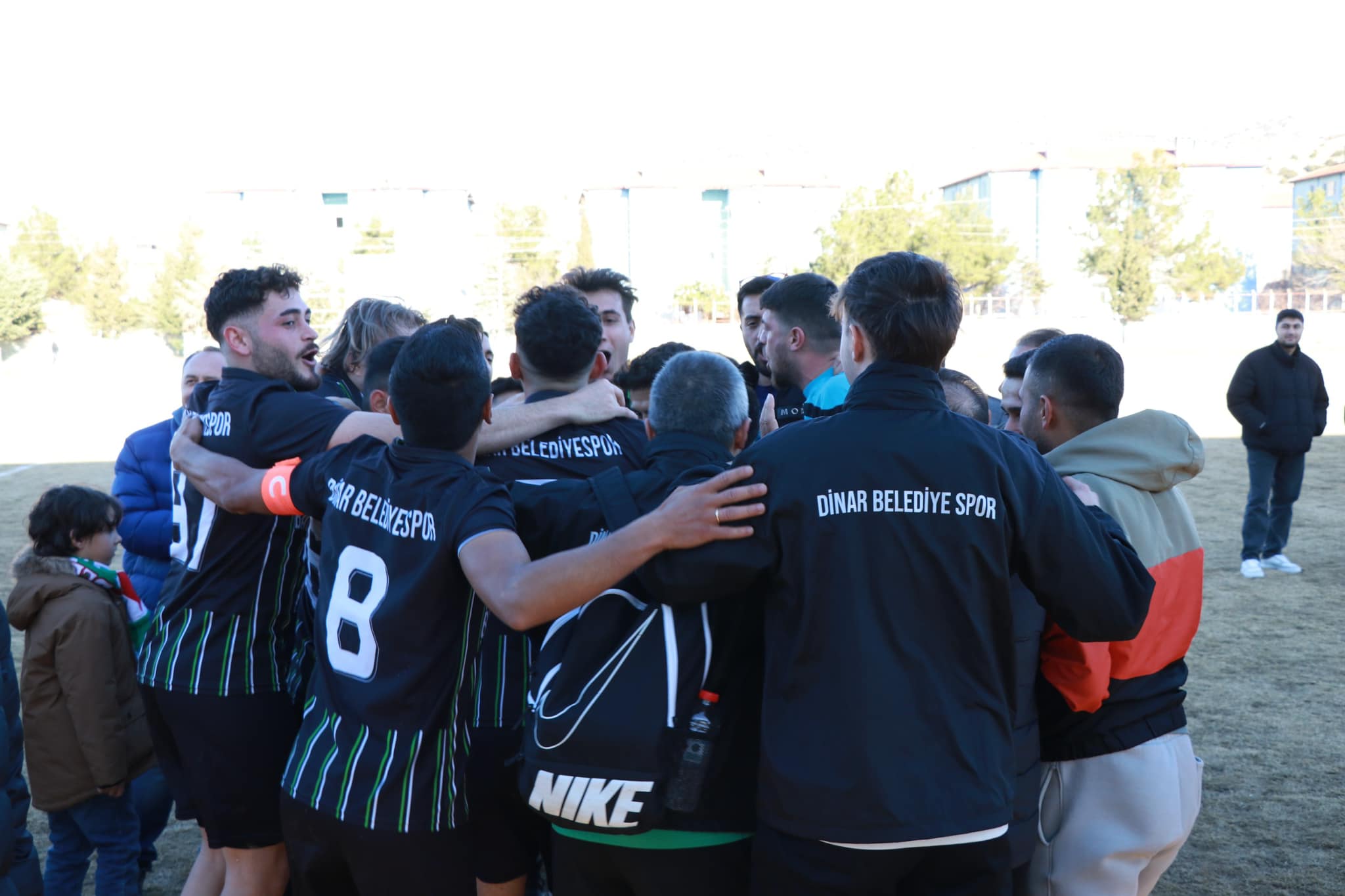 Dinar Belediye Spor, Ligde 1. Olarak Play-Off’lara Yükseldi!