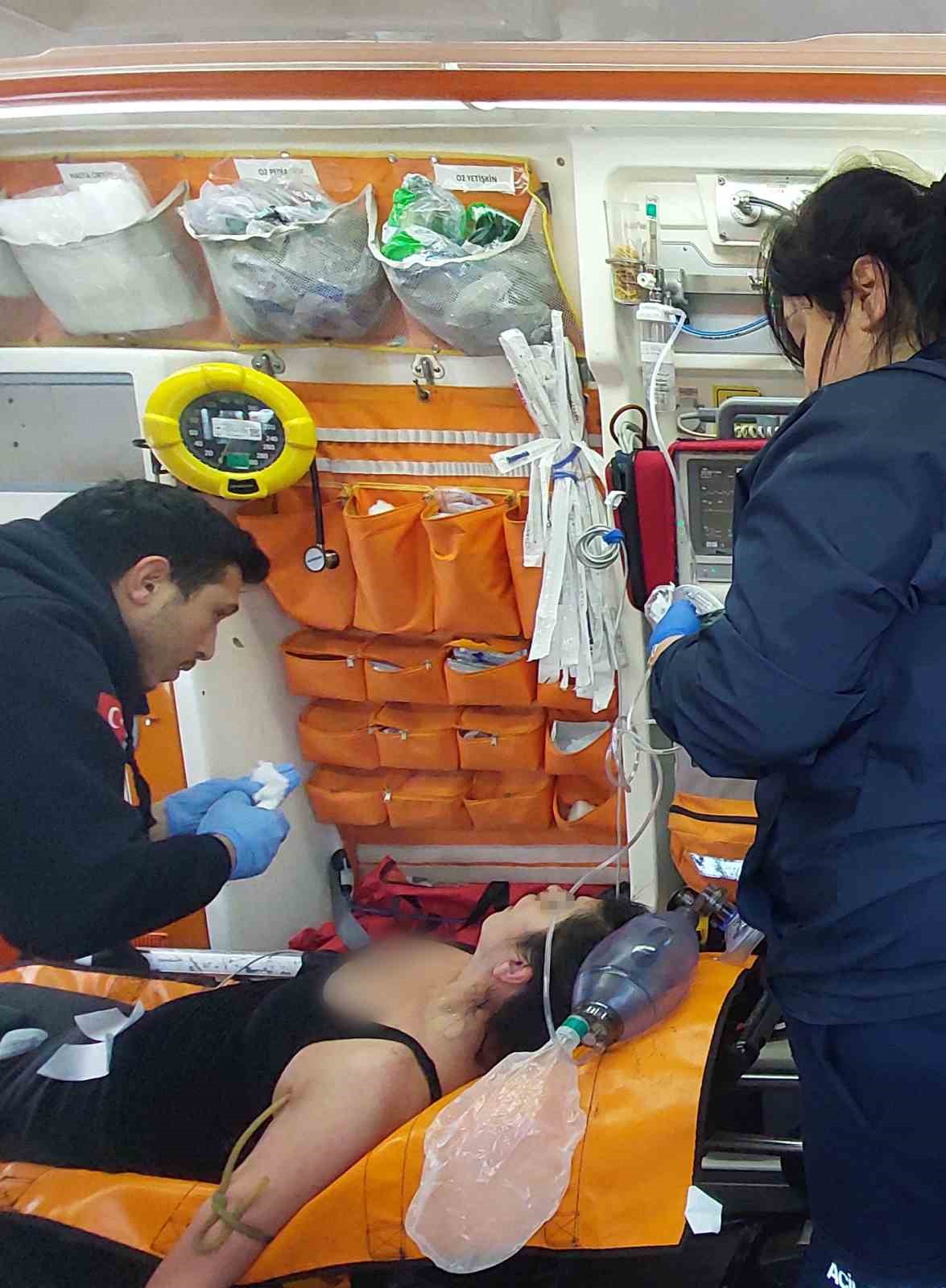 Denize Atlayan Kadını Polis Kurtardı