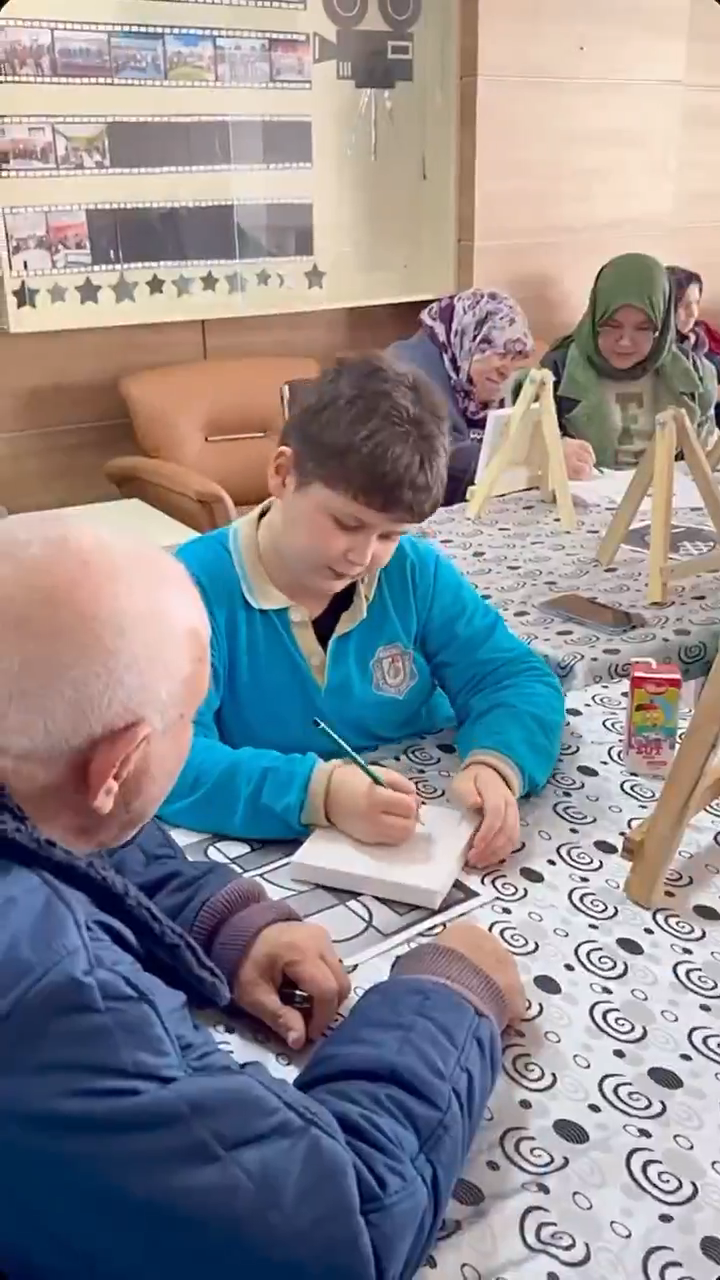 Sandıklı’da Resim Atölyesiyle  Kuşaklar Arası Bağ Pekişti