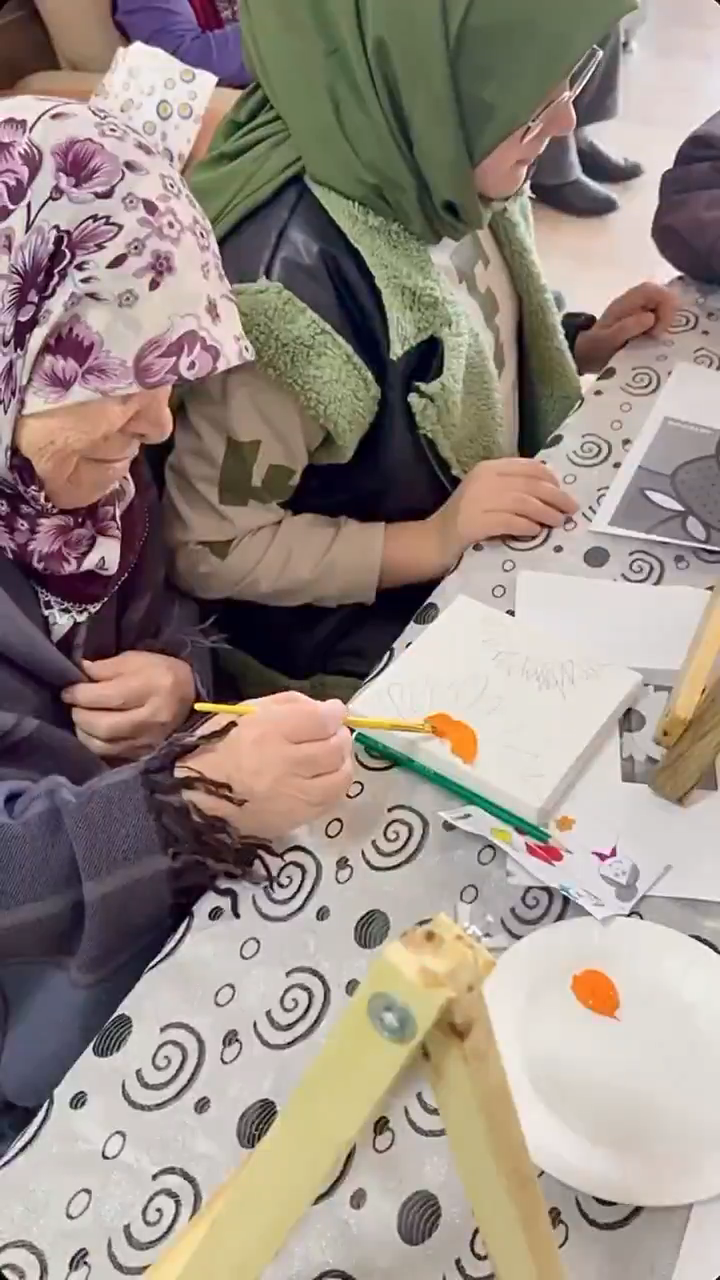Sandıklı’da Resim Atölyesiyle  Kuşaklar Arası Bağ Pekişti