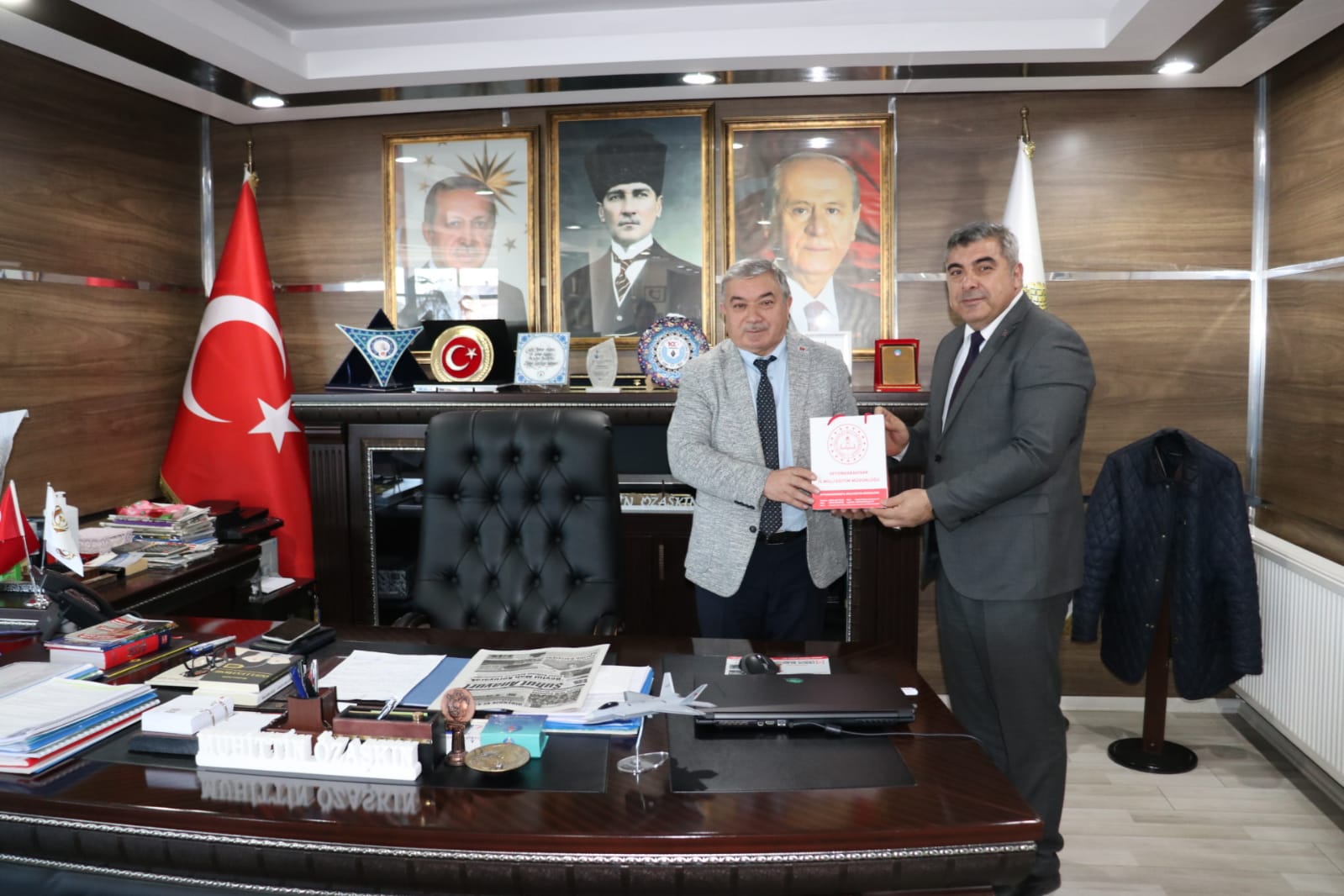Afyon’un Eğitimi Kırmızıçizgisi Müdür Sünnetci Başkan Özaşkın’ı Ziyaret Etti