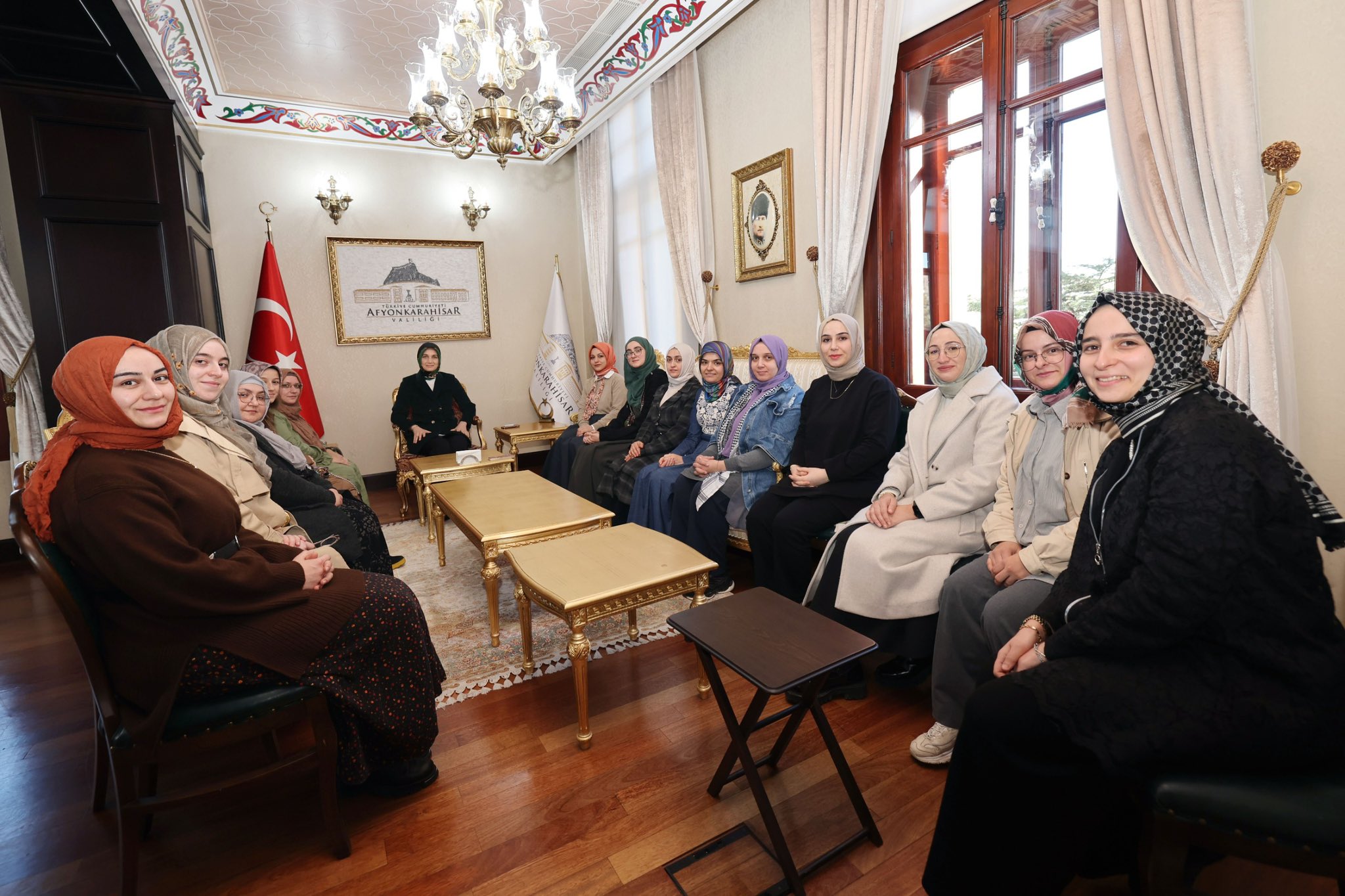 Afyonkarahisar Kitapla Tanıtılacak: Yazarlar, Vali Yiğitbaşı ile Bir Araya Geldi!