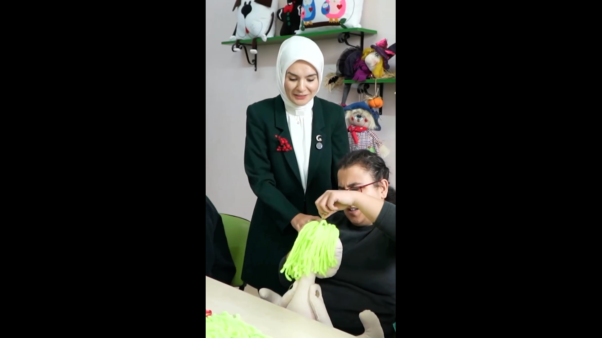 Afyonlu Bakandan  Yürekleri Isıtan Paylaşım