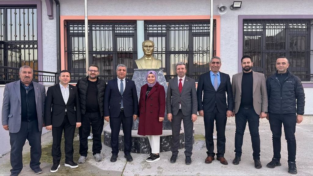KOCAELİ AFYONKARAHİSARLILAR FEDERASYONU, ATATÜRK BÜSTÜ YAPTIRDI