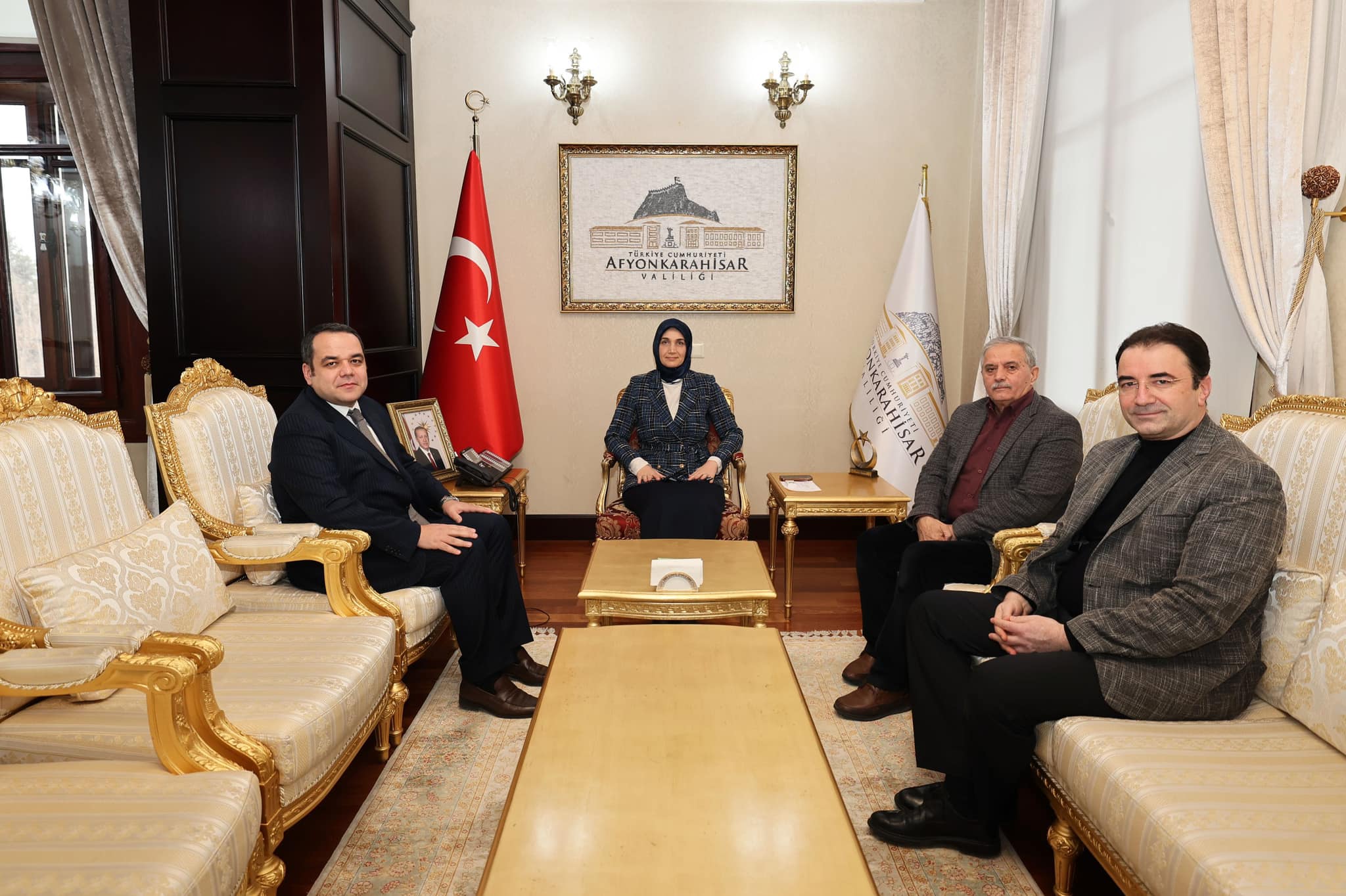 Vali Yiğitbaşı, Medya Temsilcilerini Makamında Ağırladı