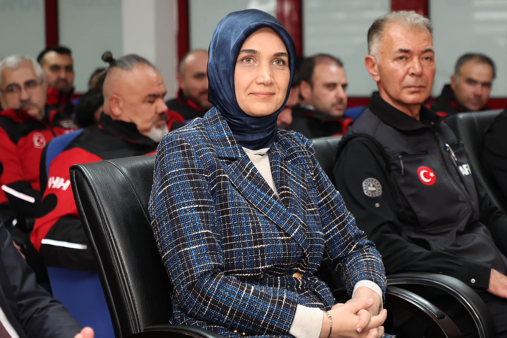 Vali Yiğitbaşı, Kentsel Arama Kurtarma Ekiplerine Arma Teslim Etti