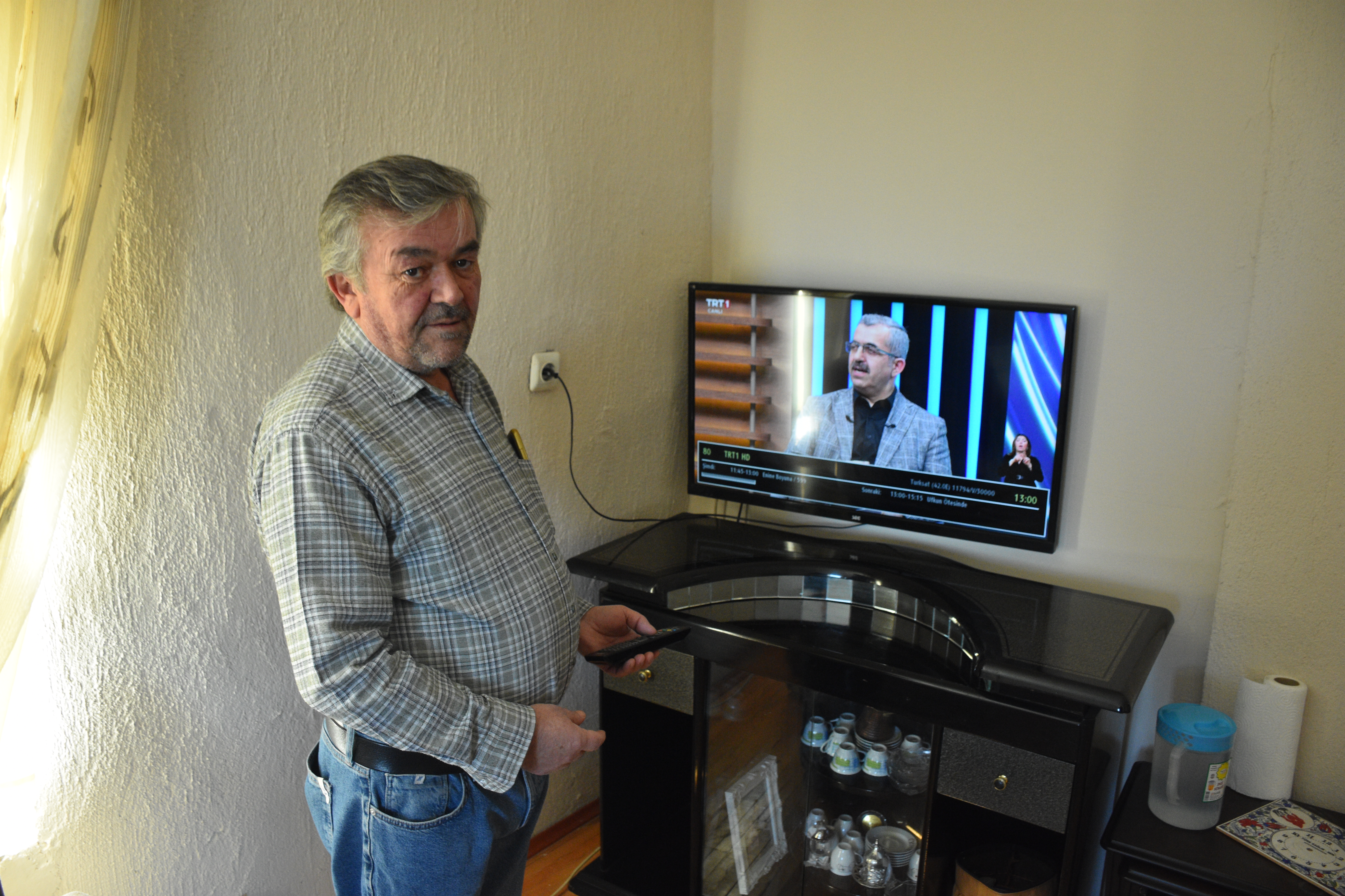 "Saman Ev"İn Bacası 10 Yıldır Tütüyor! Hayalini Kurduğu Evi Köyüne İnşa Etti
