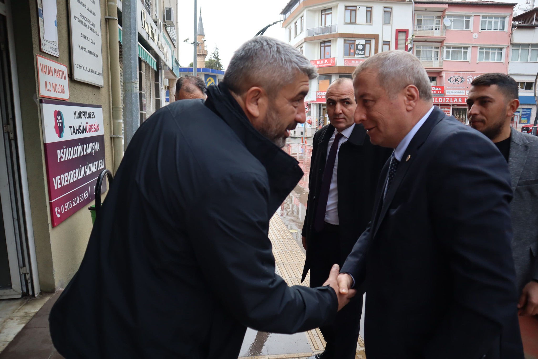 Dinar’da Partisinin Nabzını Tutan  Olgun’a İlgi Yoğun Oldu