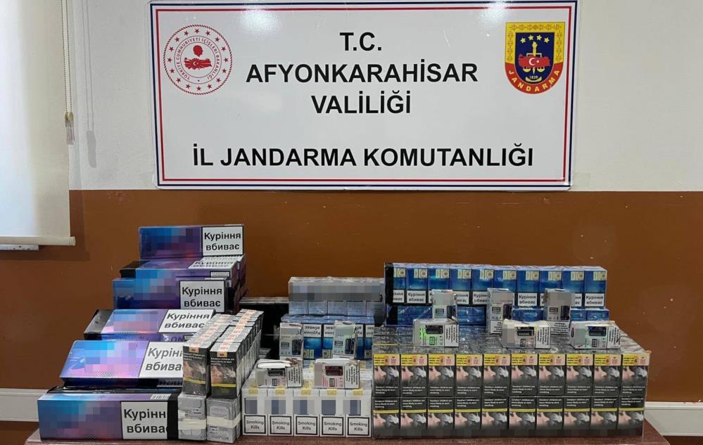 Afyonkarahisar’da Kaçak Sigara Operasyonu! Jandarma, Yüklü Miktarda Elektronik ve Normal Sigara Ele Geçirdi
