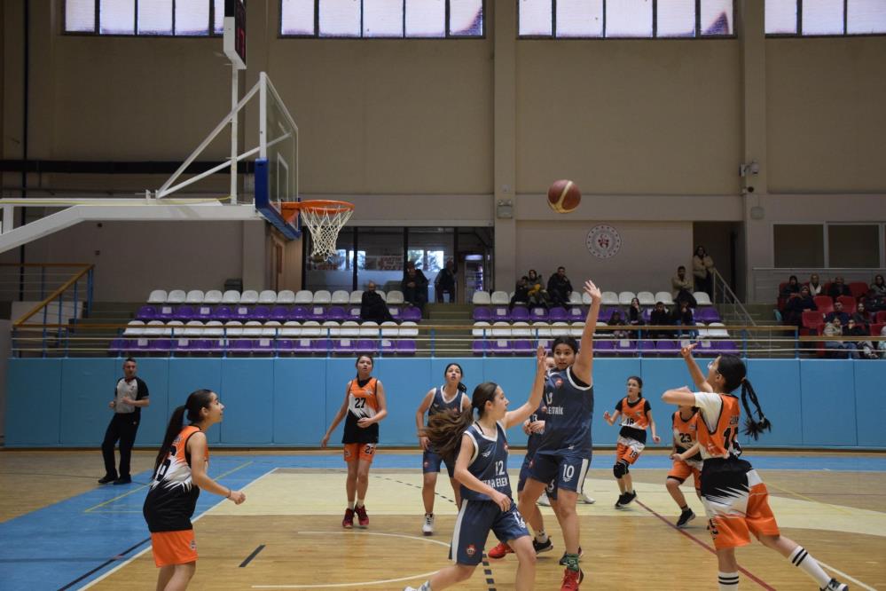 U16 Kızlar Kulüp Basketbol Müsabakaları Sonuçlandı