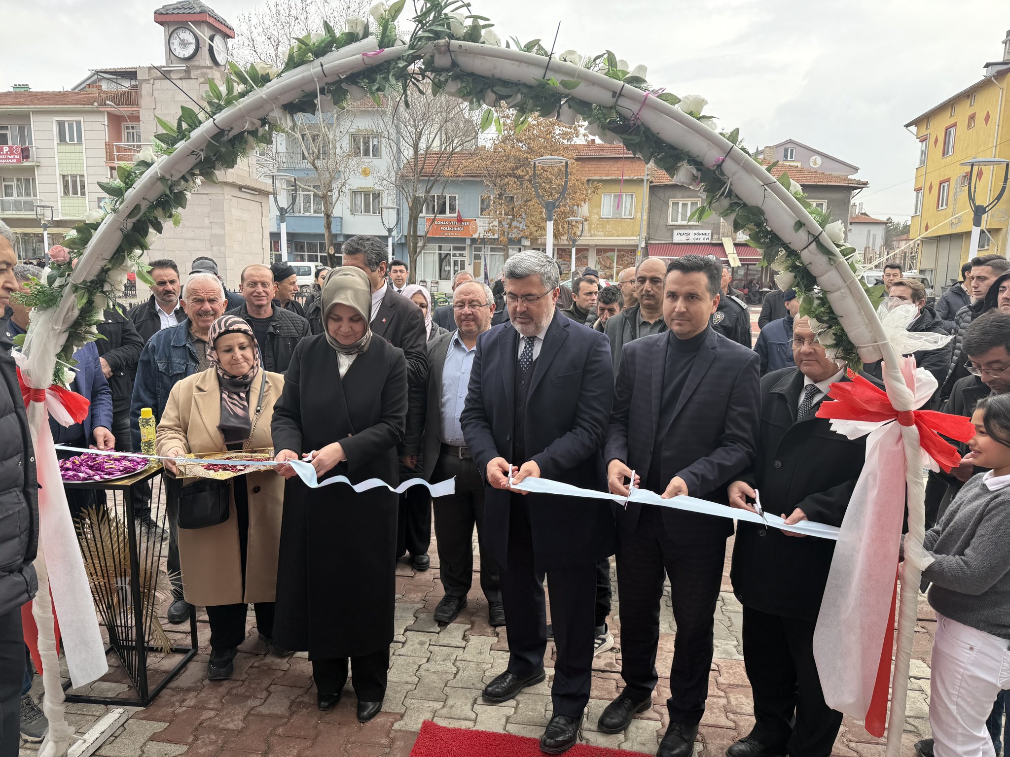 Belediyecilikte AK Parti farkı  Özkaya Açılışa Katıldı
