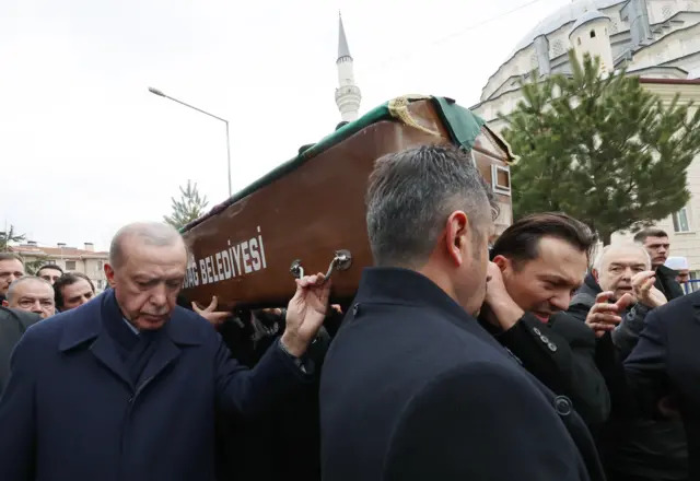 Cumhurbaşkanı Erdoğan, Kartalkaya’daki Yangında Hayatını Kaybeden Gültekin Ailesi İçin Törene Katıldı