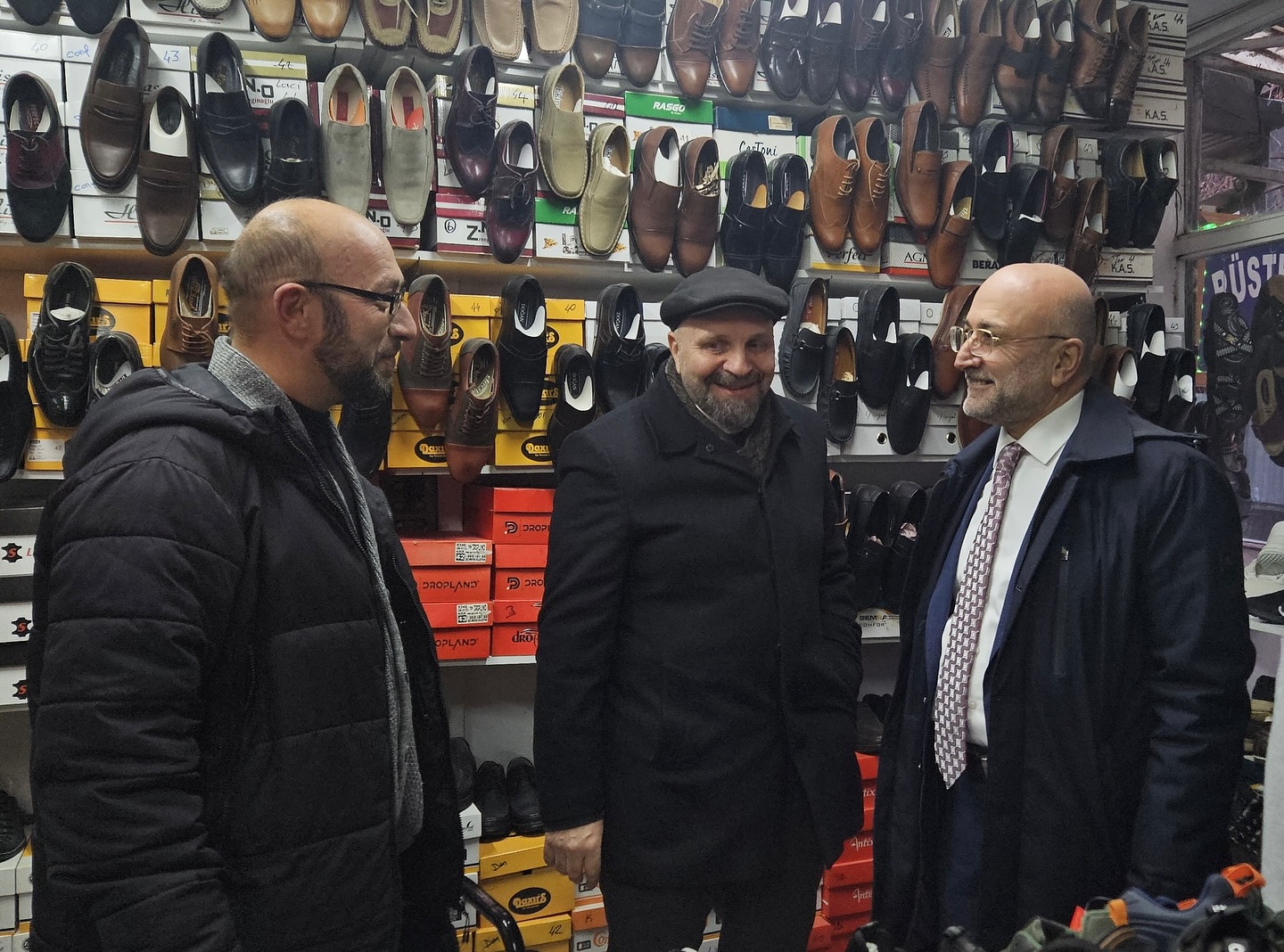 AK Partili Şahin Bolvadin’de  Esnaf ve Vatandaşlarla Buluştu