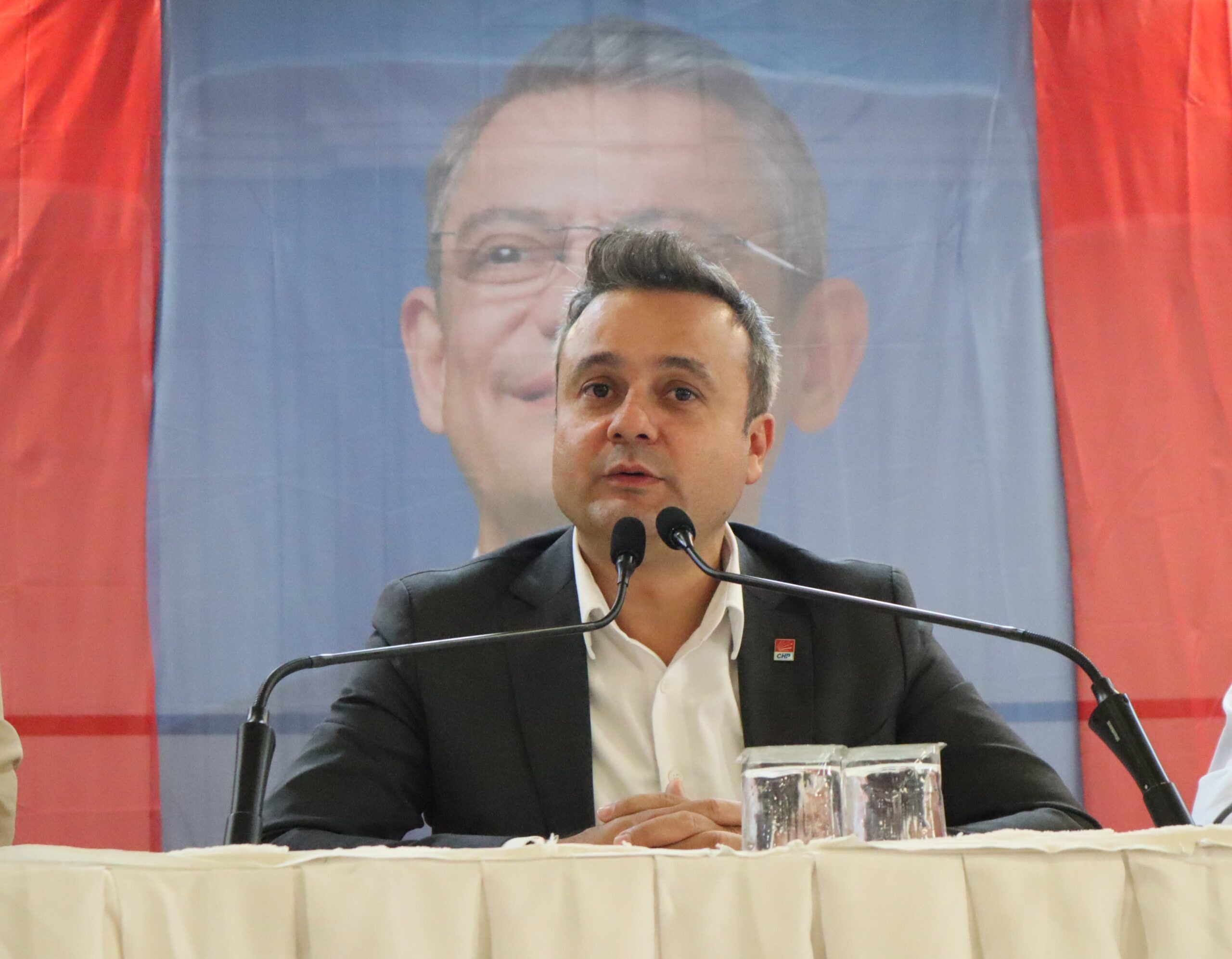 "Hiç kimse Atatürk heykeline görüntü kirliliği diyemez"