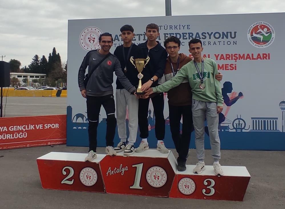 Süper Lig’e Yükseldiler! İl Müdürü Kasapoğlu: "Afyonkarahisar Spor Tarihinde Bir İlke İmza Atıldı"