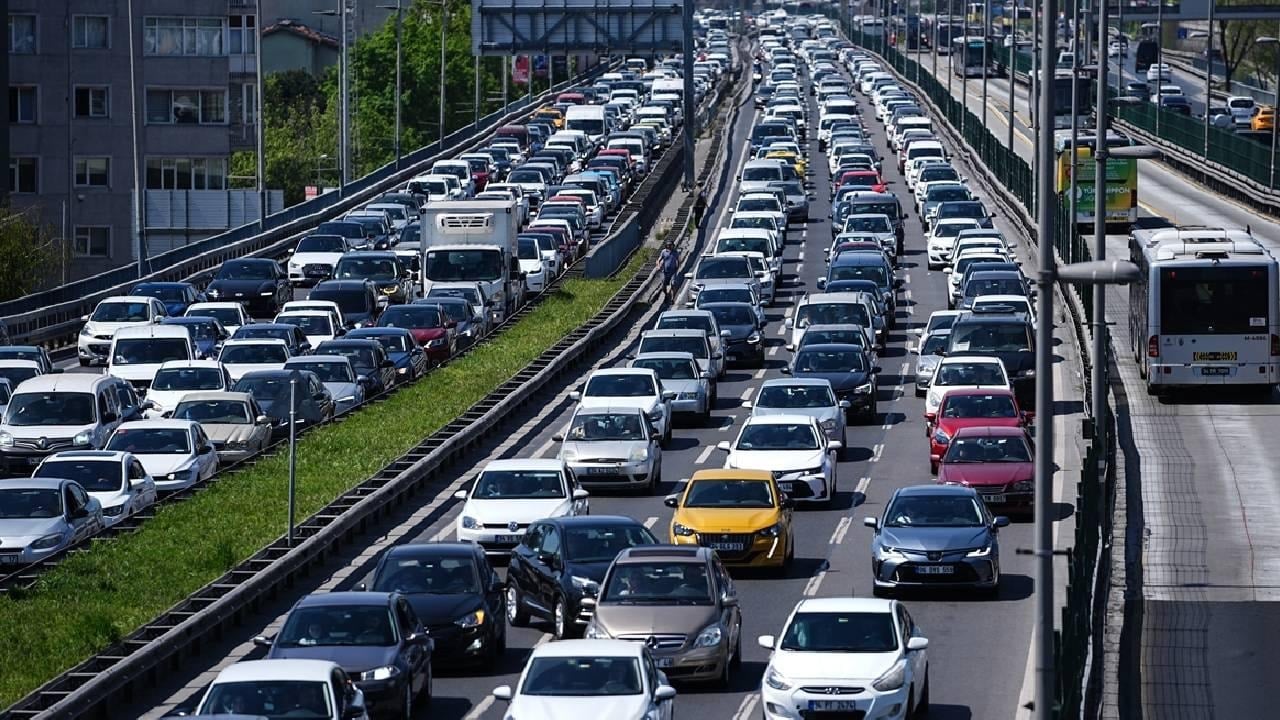 Trafiğe Medeniyet Geliyor: Sürücüler Dikkat! Yeni Düzenlemeyle Ehliyetler İptal Edilecek