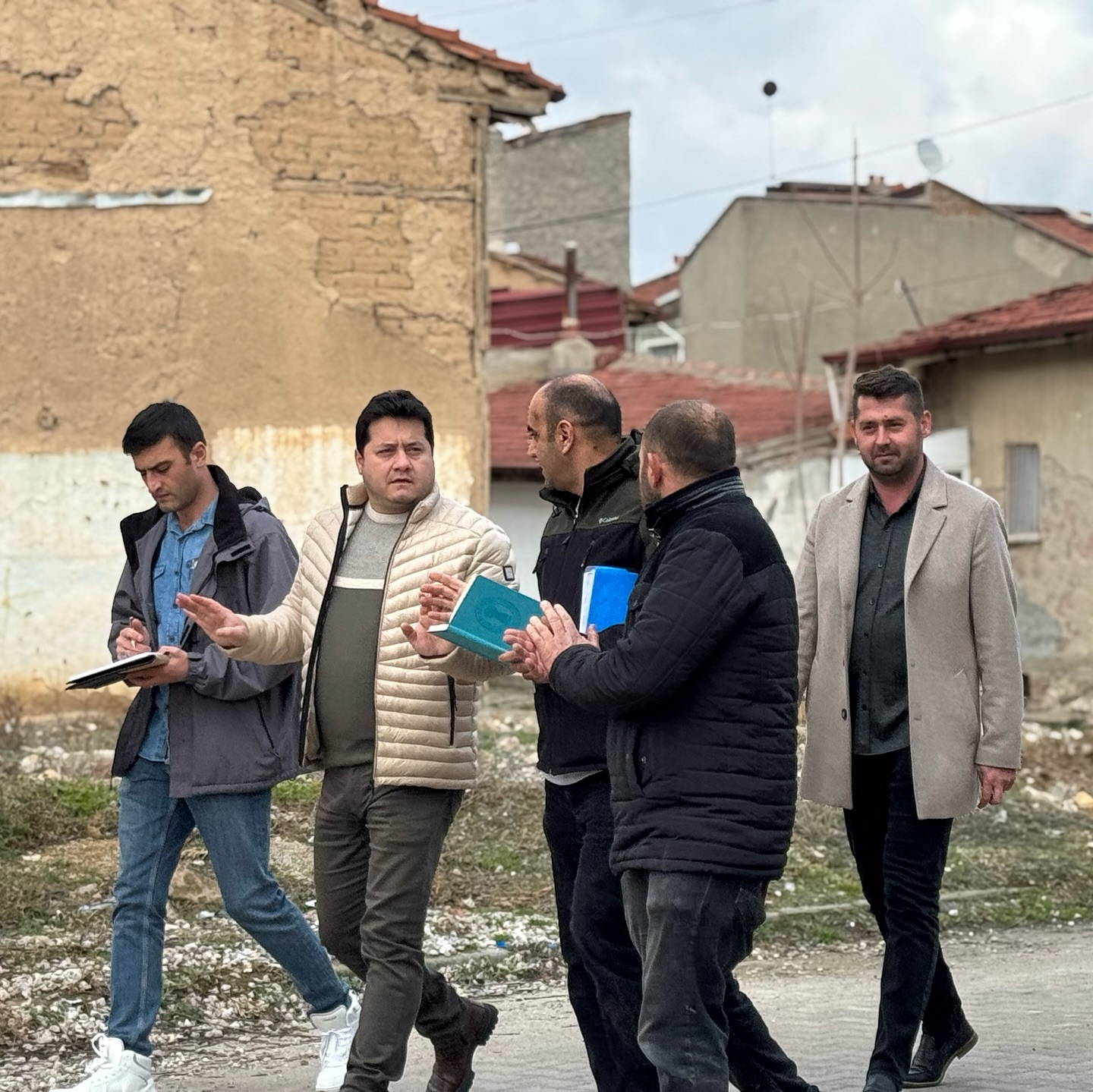 Muhtarları Dinliyor  Çözüm Odaklı Çalışıyor