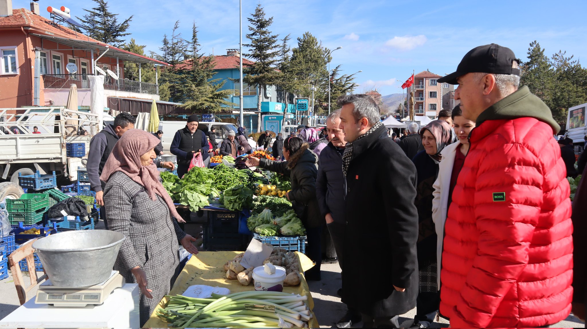 CHP'nin Genç İl Başkanı Erhan  Ve Heyeti Vatandaşa Güven Veriyor