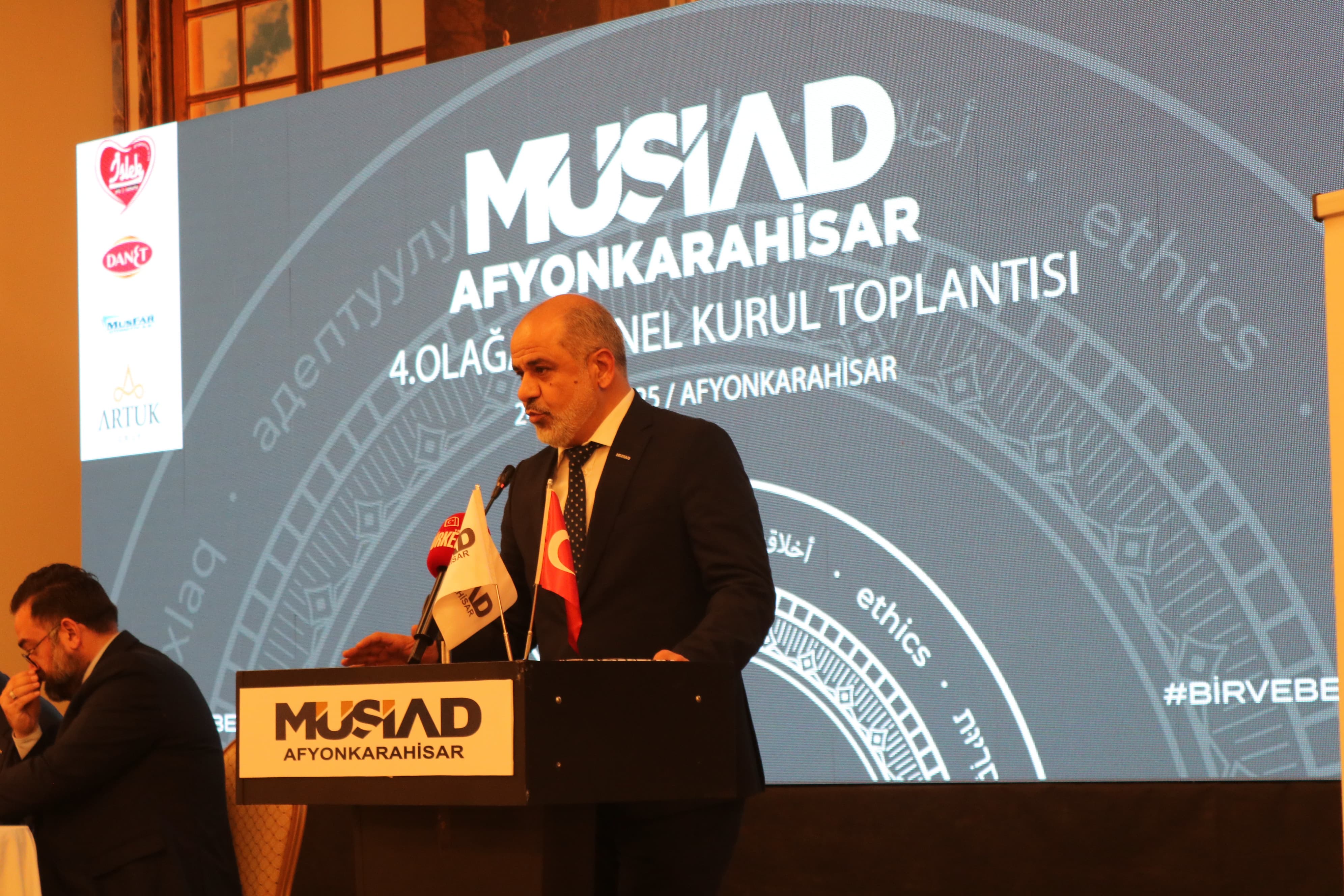 MÜSİAD 4. OLAĞAN GENEL KURUL TOPLANTISI GERÇEKLEŞTİRİLDİ: MÜSAİD BAŞKANI İŞLEK, GÜVEN TAZELEDİ