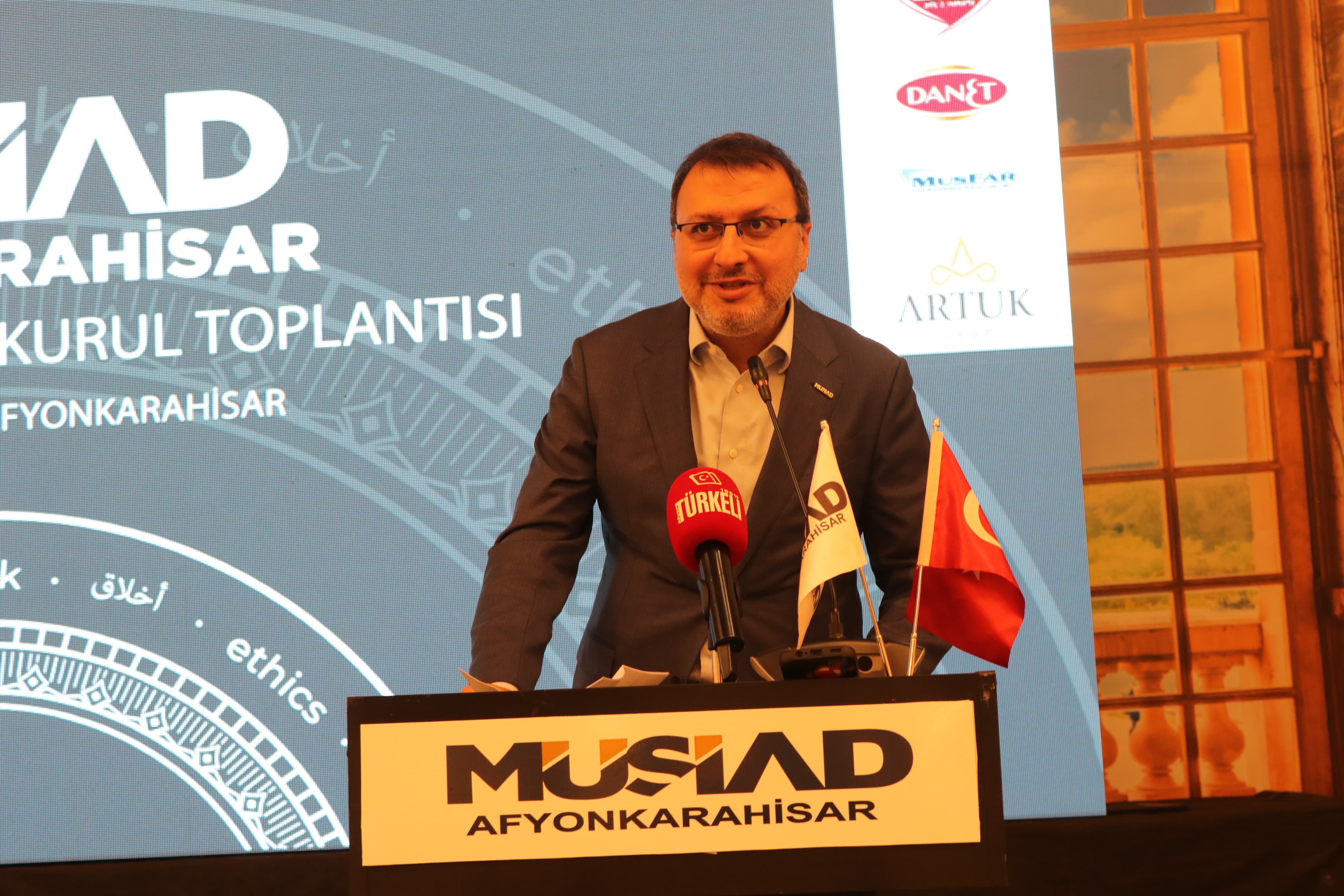 MÜSİAD 4. OLAĞAN GENEL KURUL TOPLANTISI GERÇEKLEŞTİRİLDİ: MÜSAİD BAŞKANI İŞLEK, GÜVEN TAZELEDİ