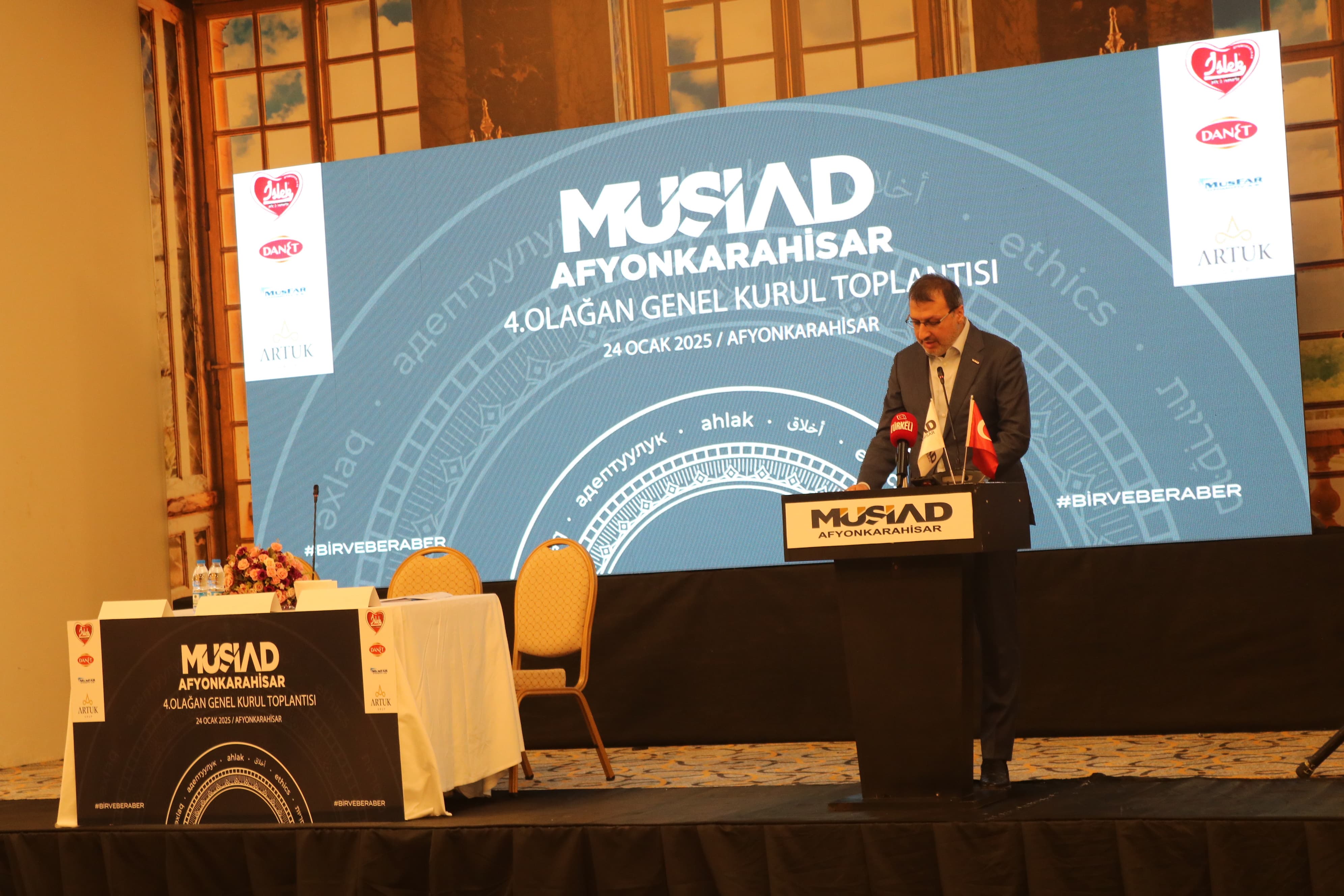 MÜSİAD 4. OLAĞAN GENEL KURUL TOPLANTISI GERÇEKLEŞTİRİLDİ: MÜSAİD BAŞKANI İŞLEK, GÜVEN TAZELEDİ