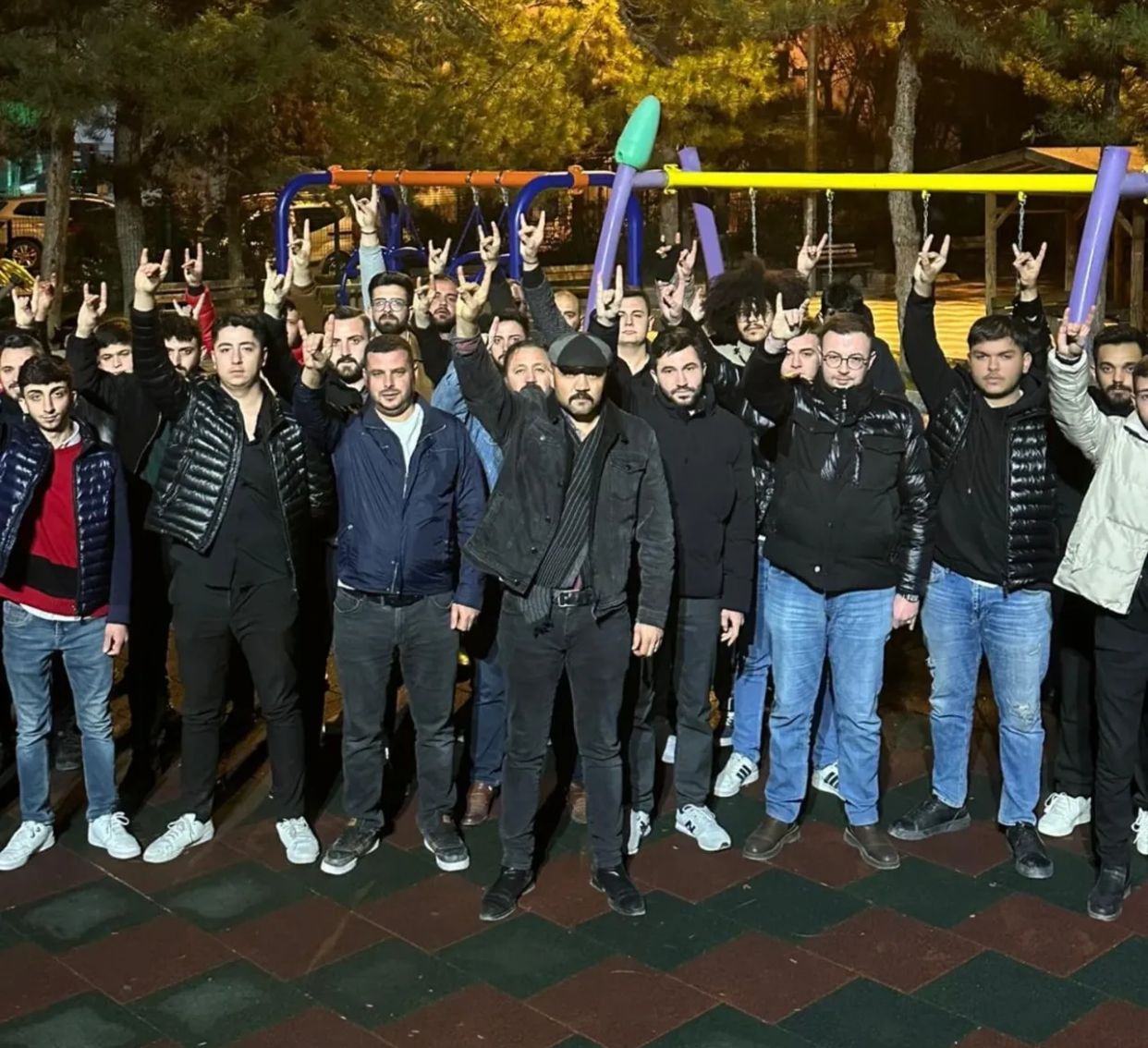Ferman Başbuğ'un Parklar Çocuklarındır