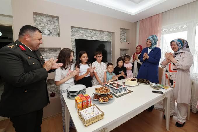 Aile ve Sosyal Hizmetler İl Müdürlüğü  Her Daim Şehit Yakınları ve Gazilerin Yanında