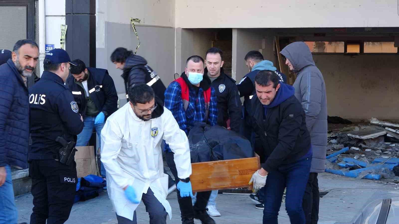 Yaşlı Şahıs, Tadilat Yapılan Dükkanda Asılı Halde Bulundu