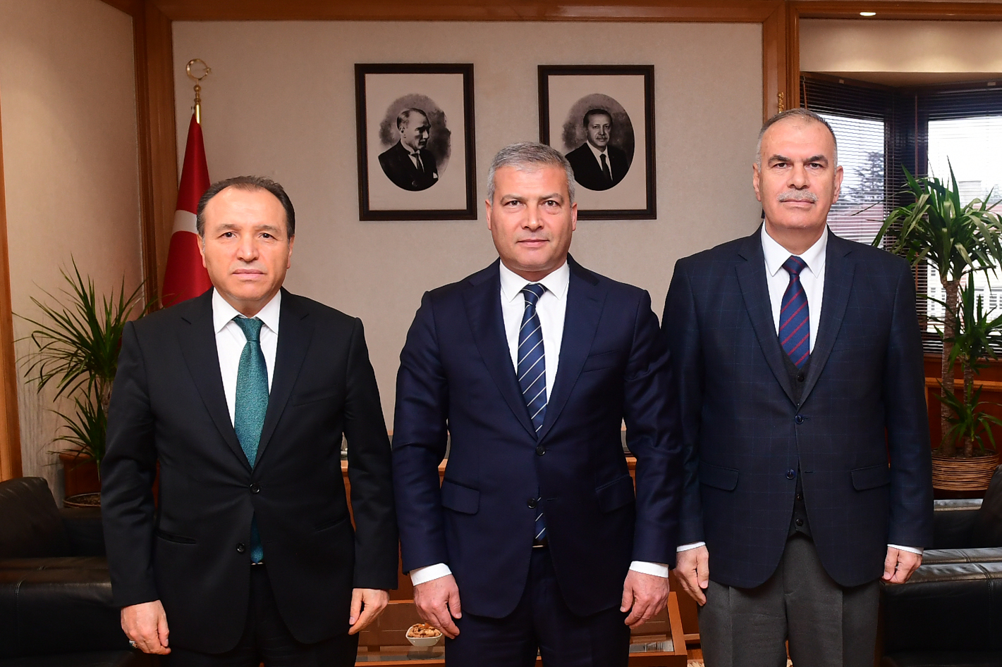AKÜ Rektörü Karakaş'dan, Anadolu Üniversitesi Rektörü Adıgüzel'e Hayırlı Olsun Ziyareti