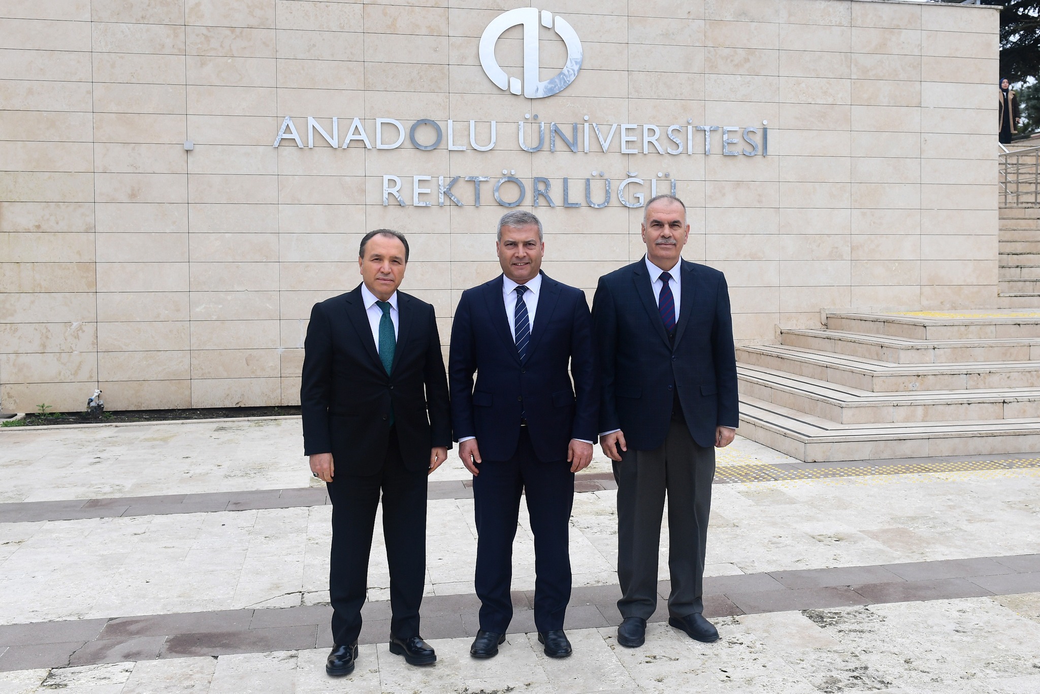 AKÜ Rektörü Karakaş'dan, Anadolu Üniversitesi Rektörü Adıgüzel'e Hayırlı Olsun Ziyareti