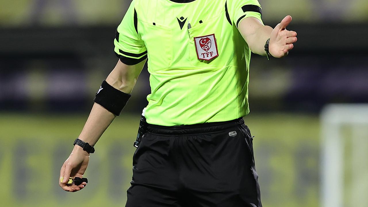 Afyonkarahisar’da Futbol Aday Hakem Kursu Açılıyor